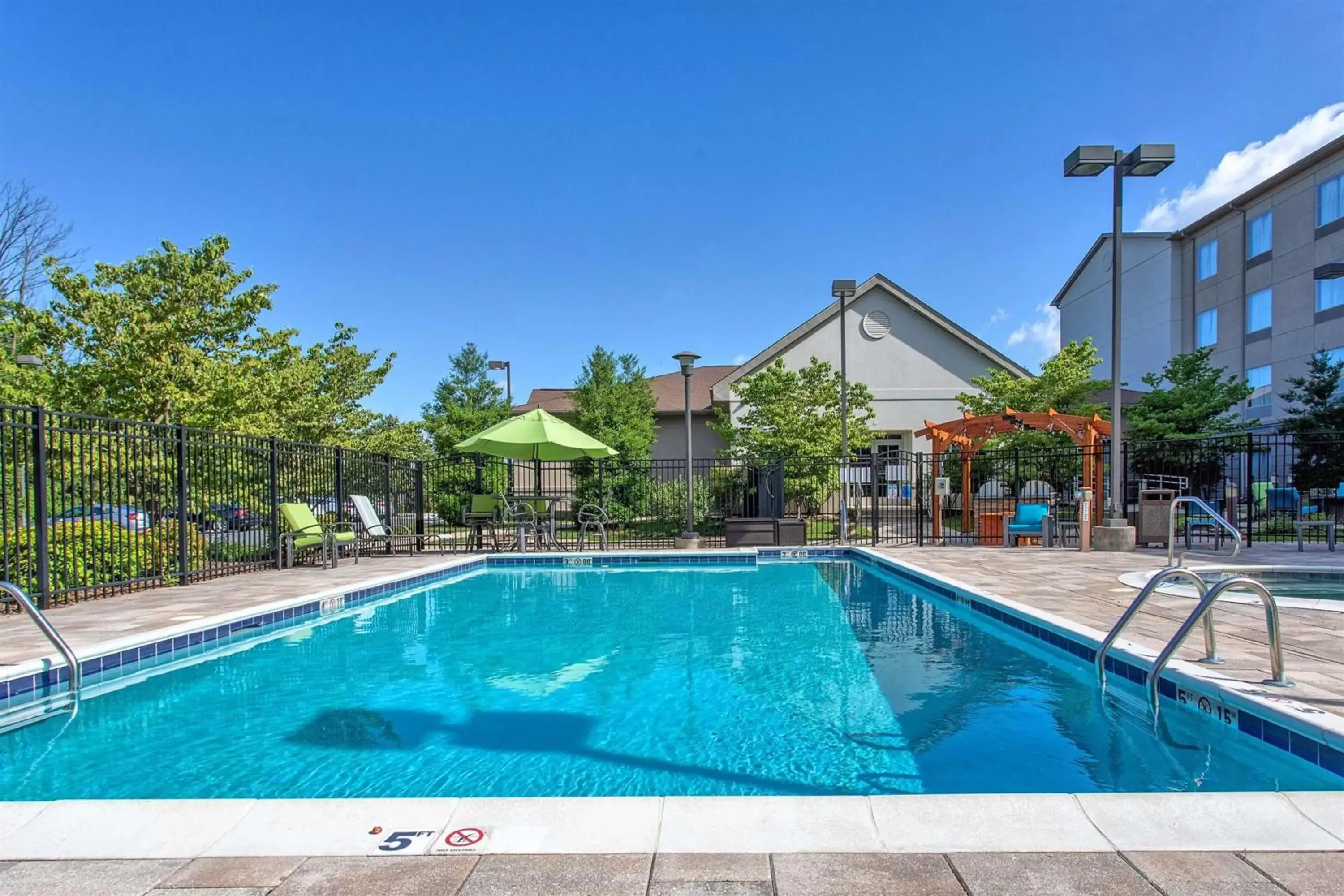Pool view, Swimming Pool in Homewood Suites by Hilton Leesburg