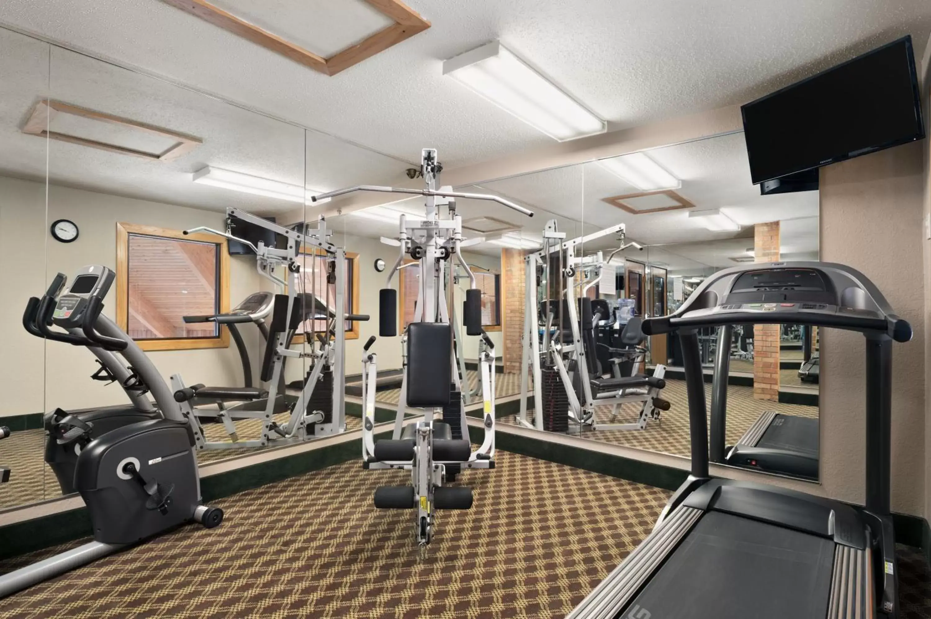 Fitness centre/facilities, Fitness Center/Facilities in Super 8 by Wyndham Green Bay I-43 Bus. Park