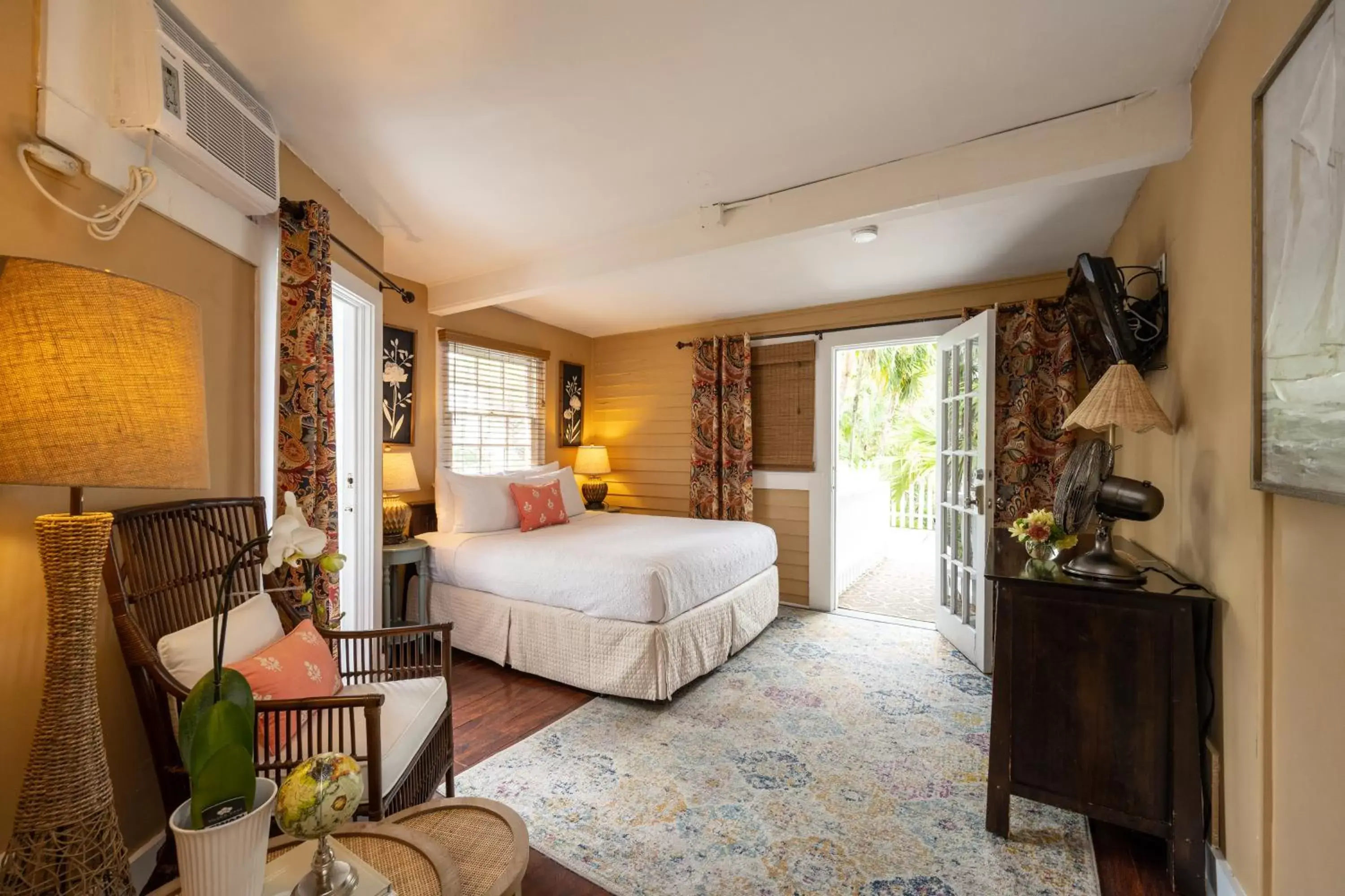 Sunset Room in Old Town Manor Sunset Room in Old Town Manor