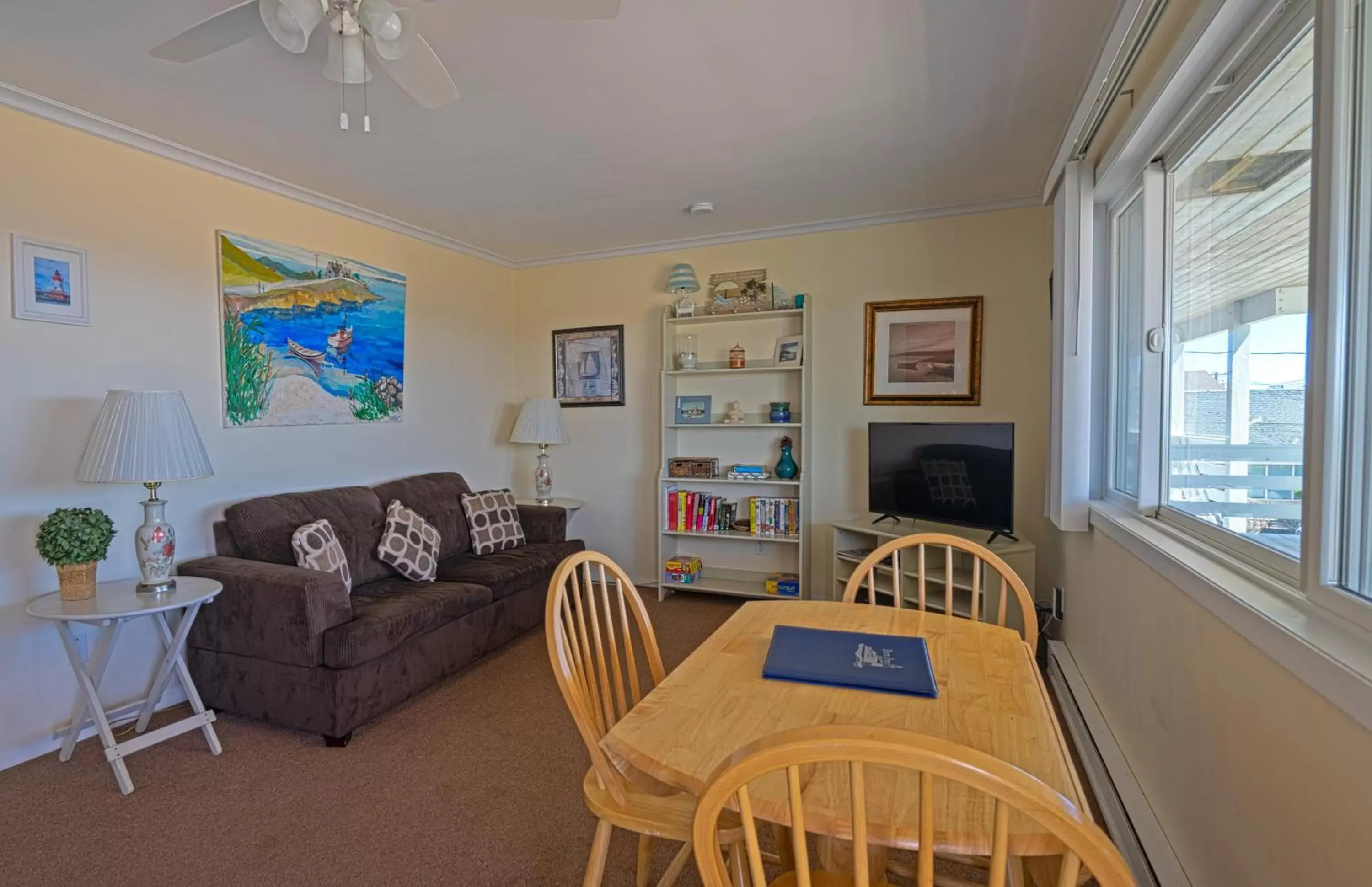 Seating Area in Montauk Oceanside Suites