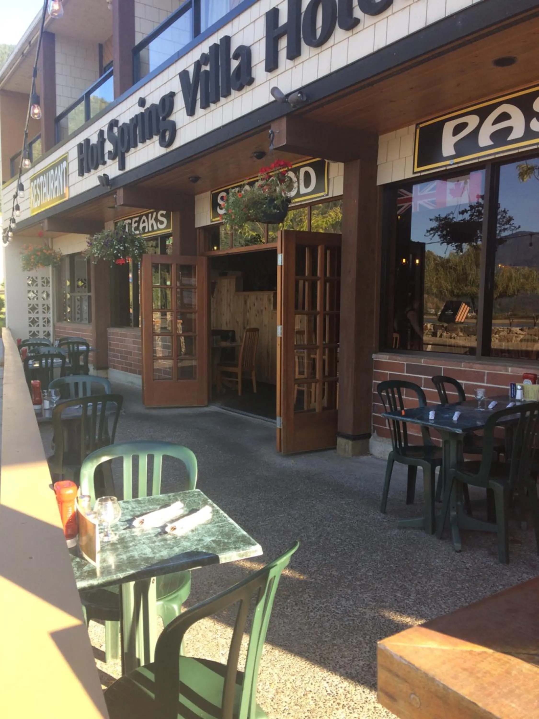 Patio in Spring Villa Hotel