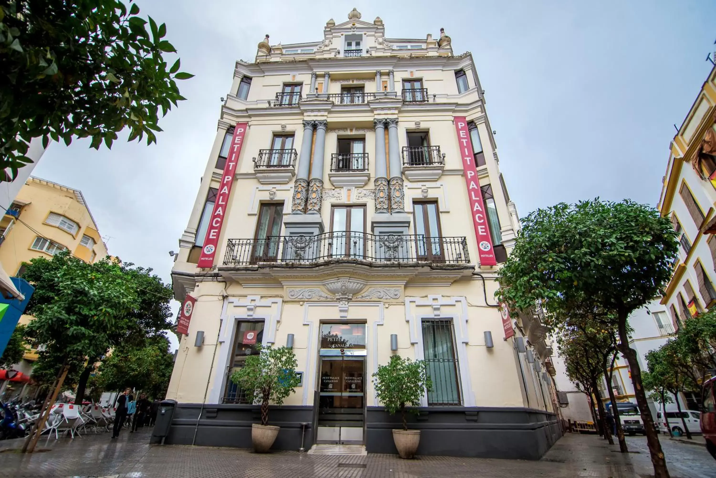 Facade/entrance, Property Building in Petit Palace Canalejas Sevilla