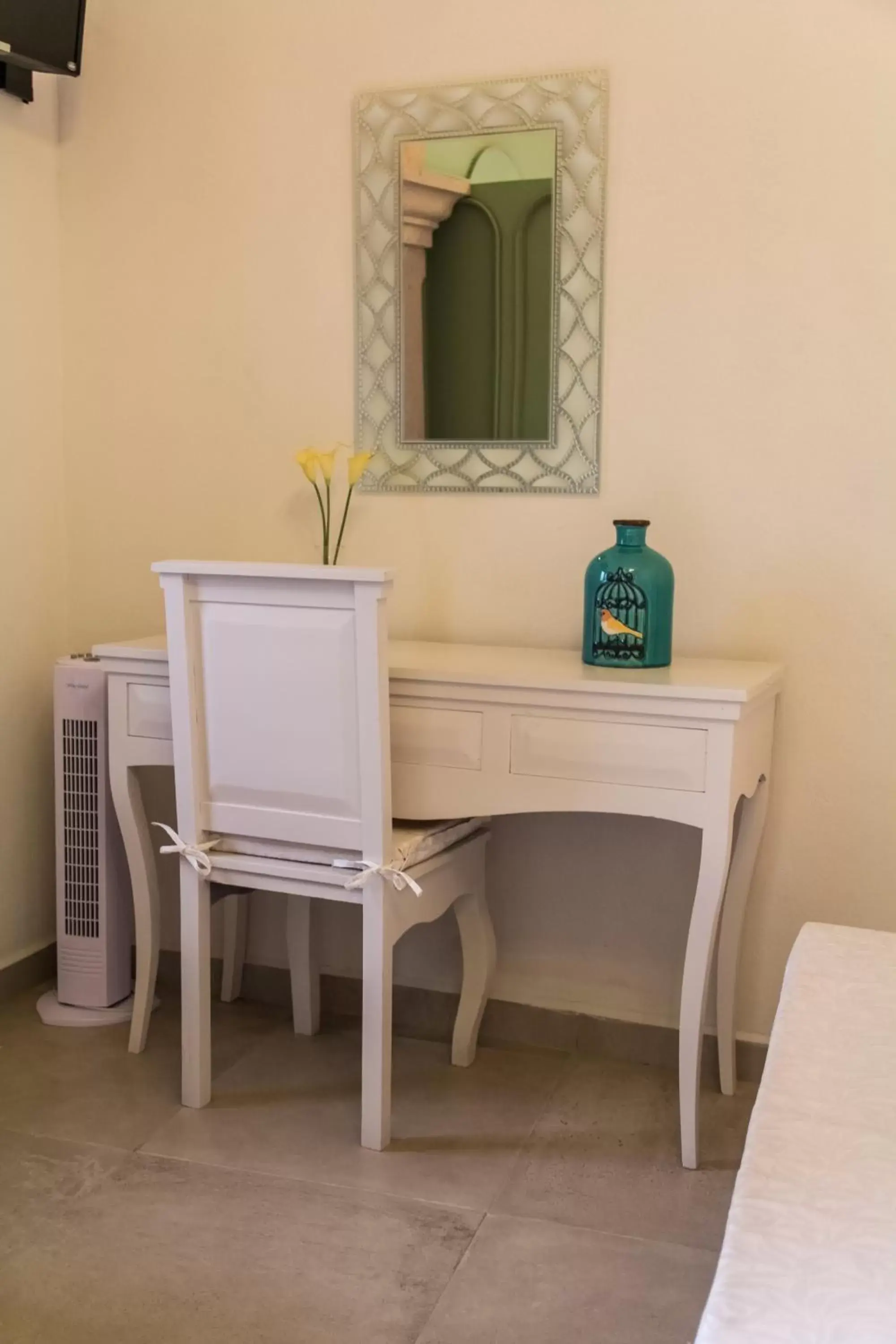 Decorative detail, TV/Entertainment Center in Casa Jose Maria