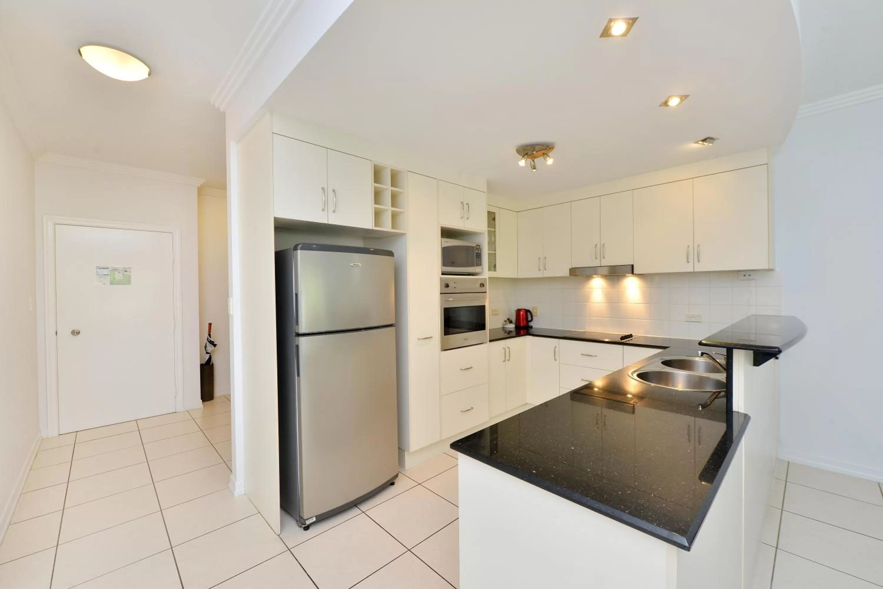Kitchen or kitchenette in Bellevue At Trinity Beach