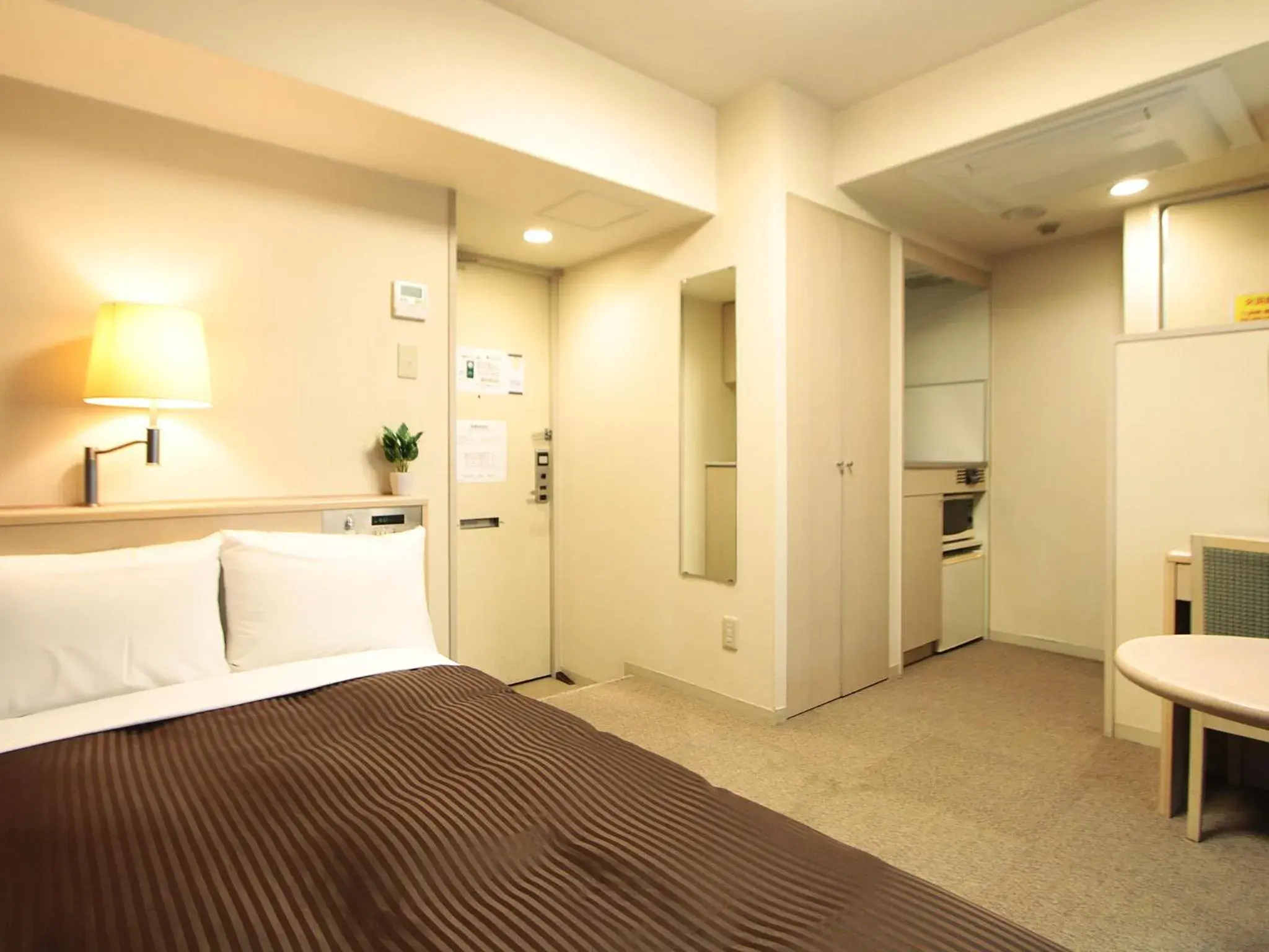 Deluxe Single Room - single occupancy - Non-Smoking in HOTEL LiVEMAX BUDGET Shinbashi Deluxe Single Room - single occupancy - Non-Smoking in HOTEL LiVEMAX BUDGET Shinbashi