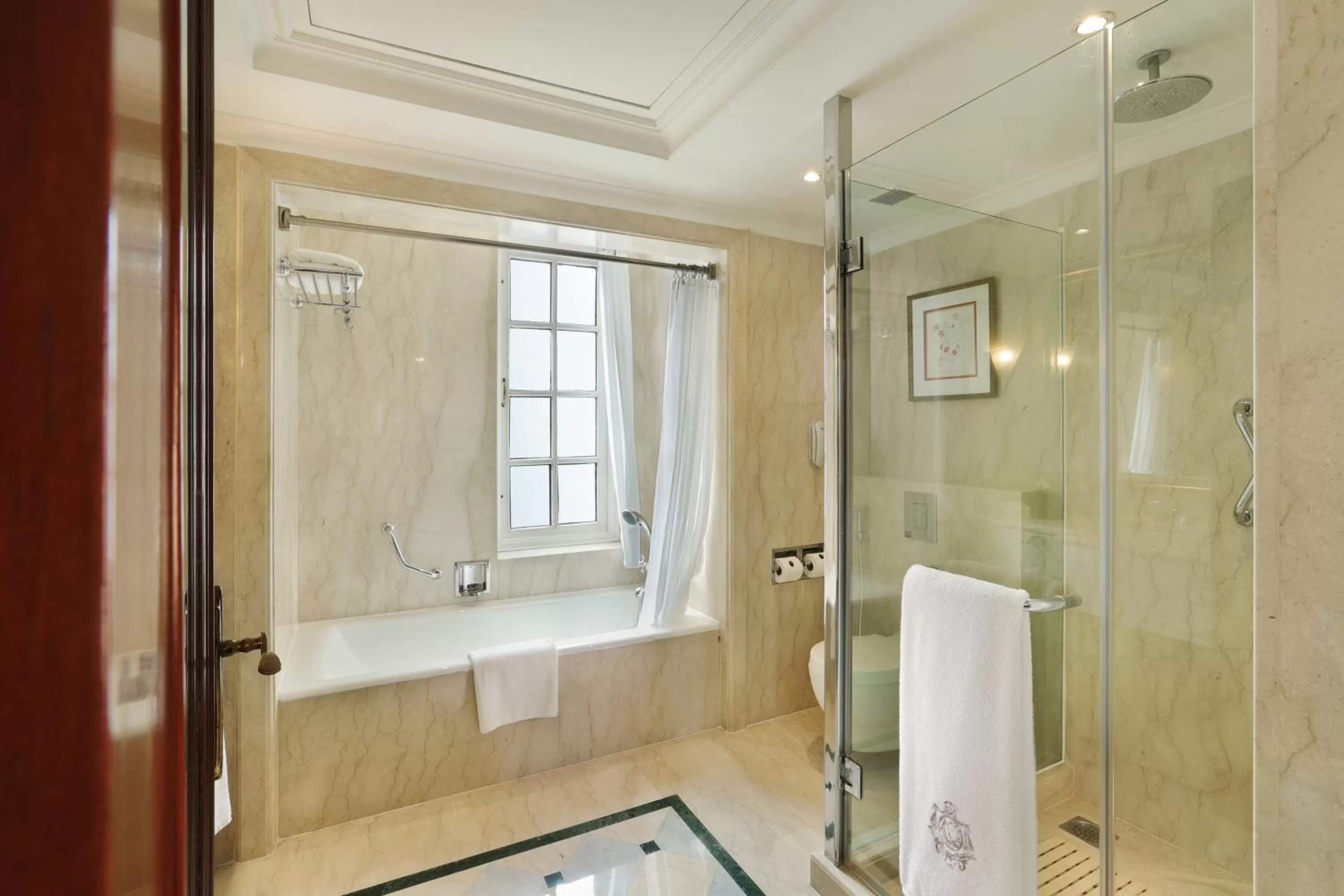 Shower in The Imperial, New Delhi