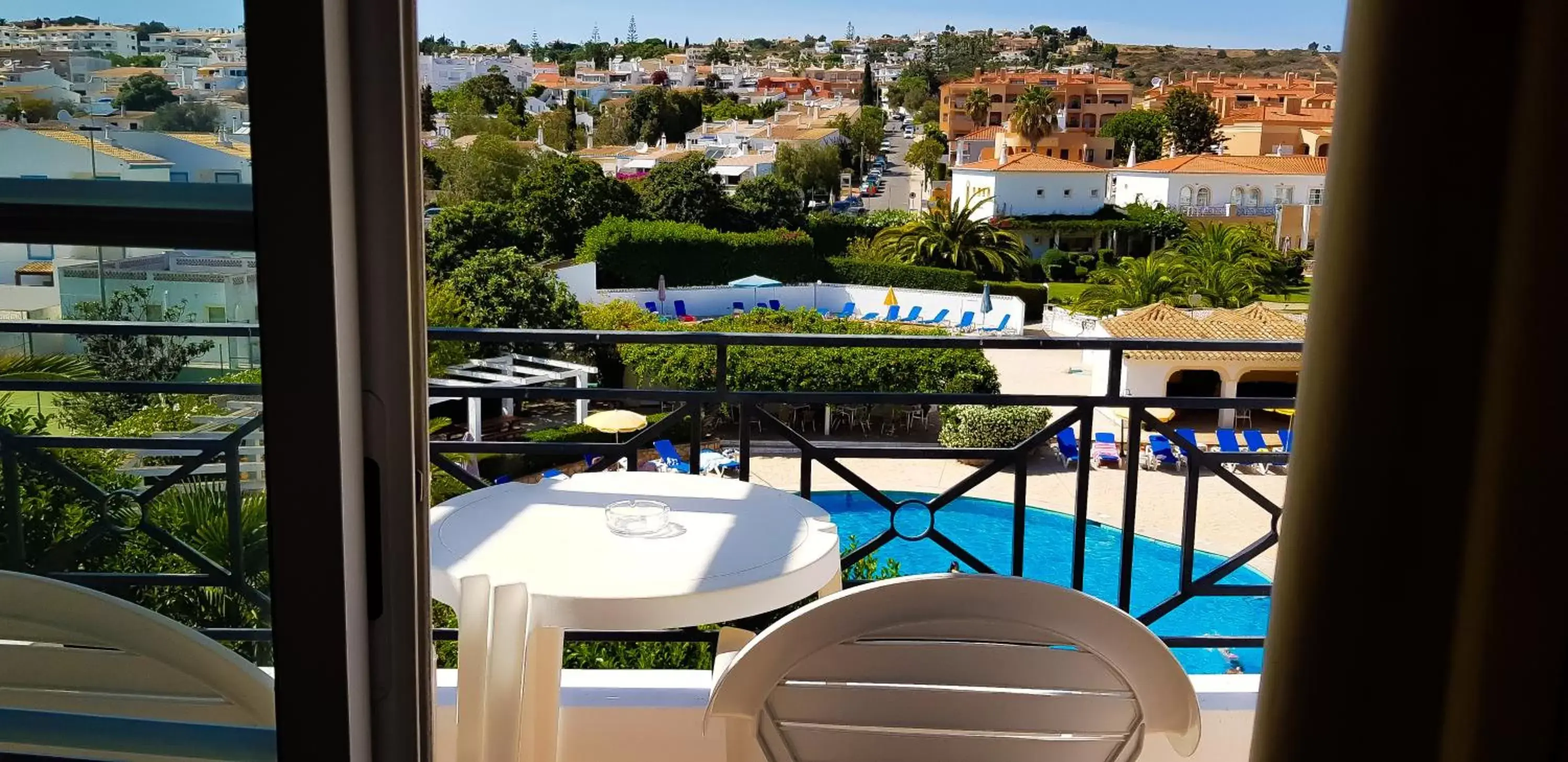 Garden view, Balcony/Terrace in Club House CVL