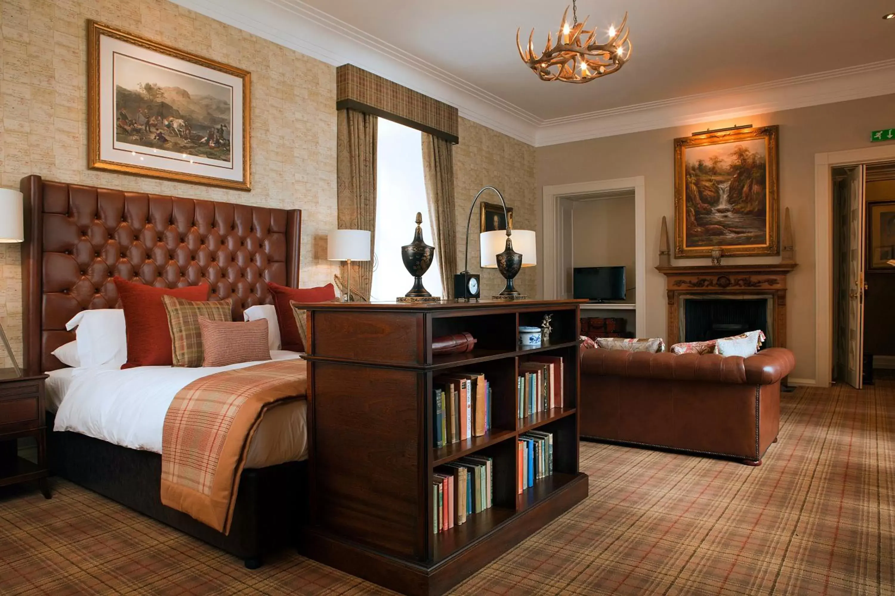 Bedroom in Meldrum House Hotel Golf And Country Estate
