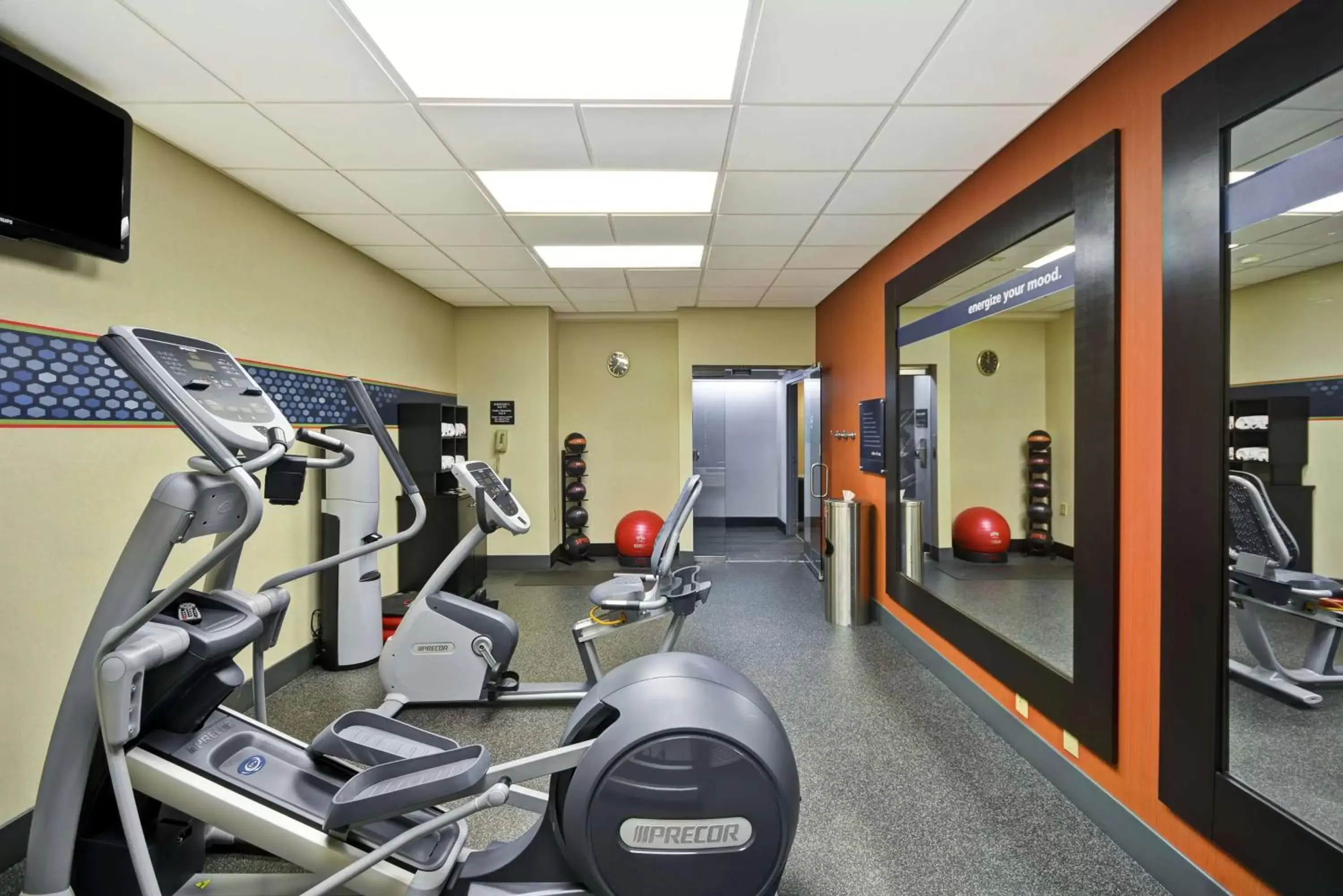 Fitness centre/facilities in Hampton Inn Auburn Fitness centre/facilities in Hampton Inn Auburn