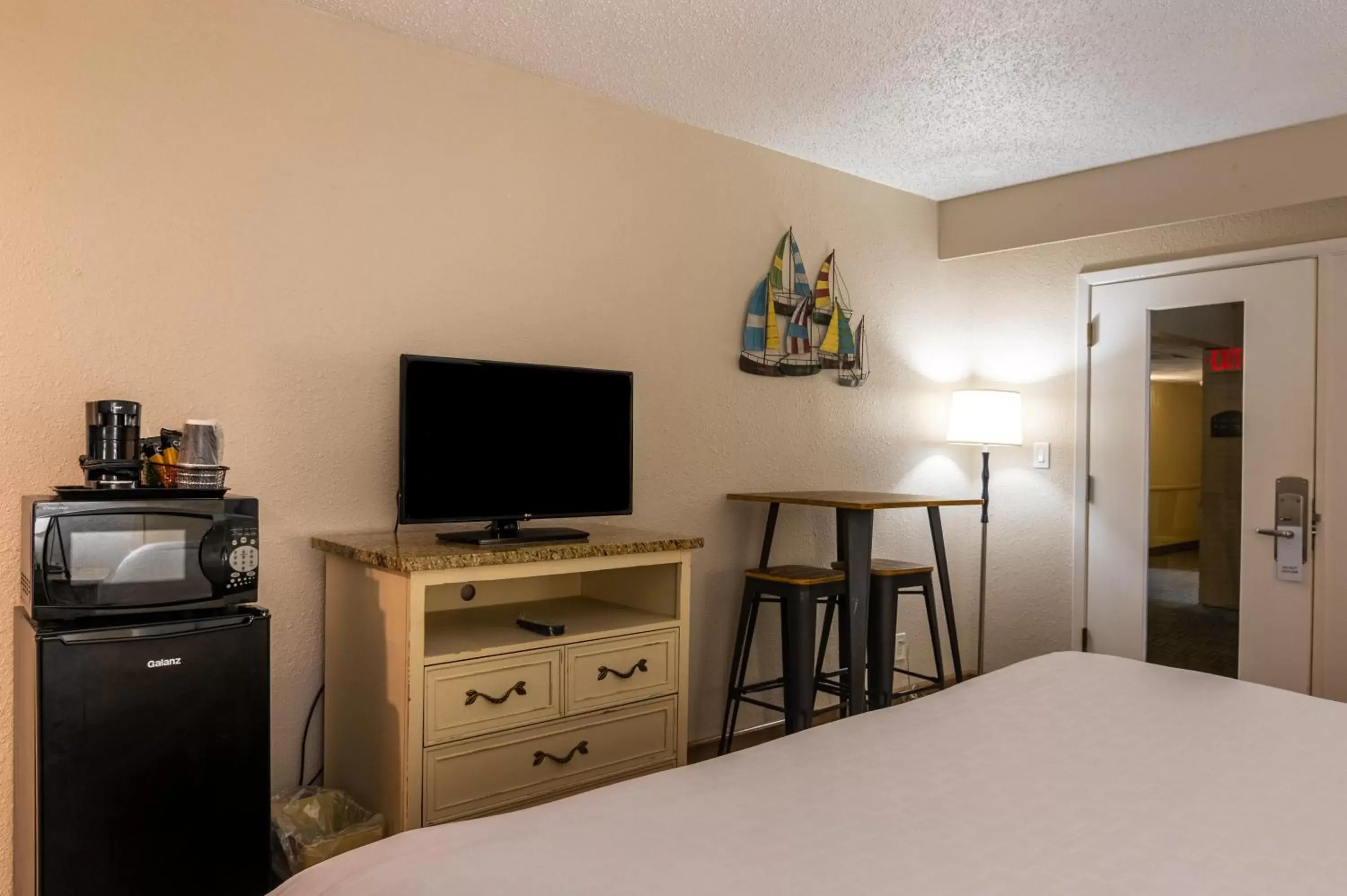 TV and multimedia, TV/Entertainment Center in Emerald Beach Hotel Corpus Christi