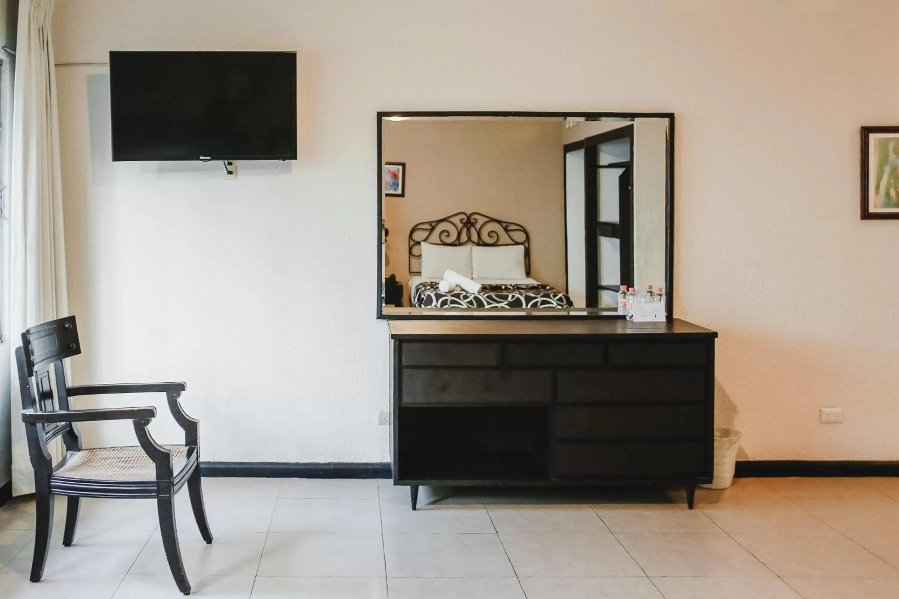 Photo of the whole room in Hotel Colon Merida