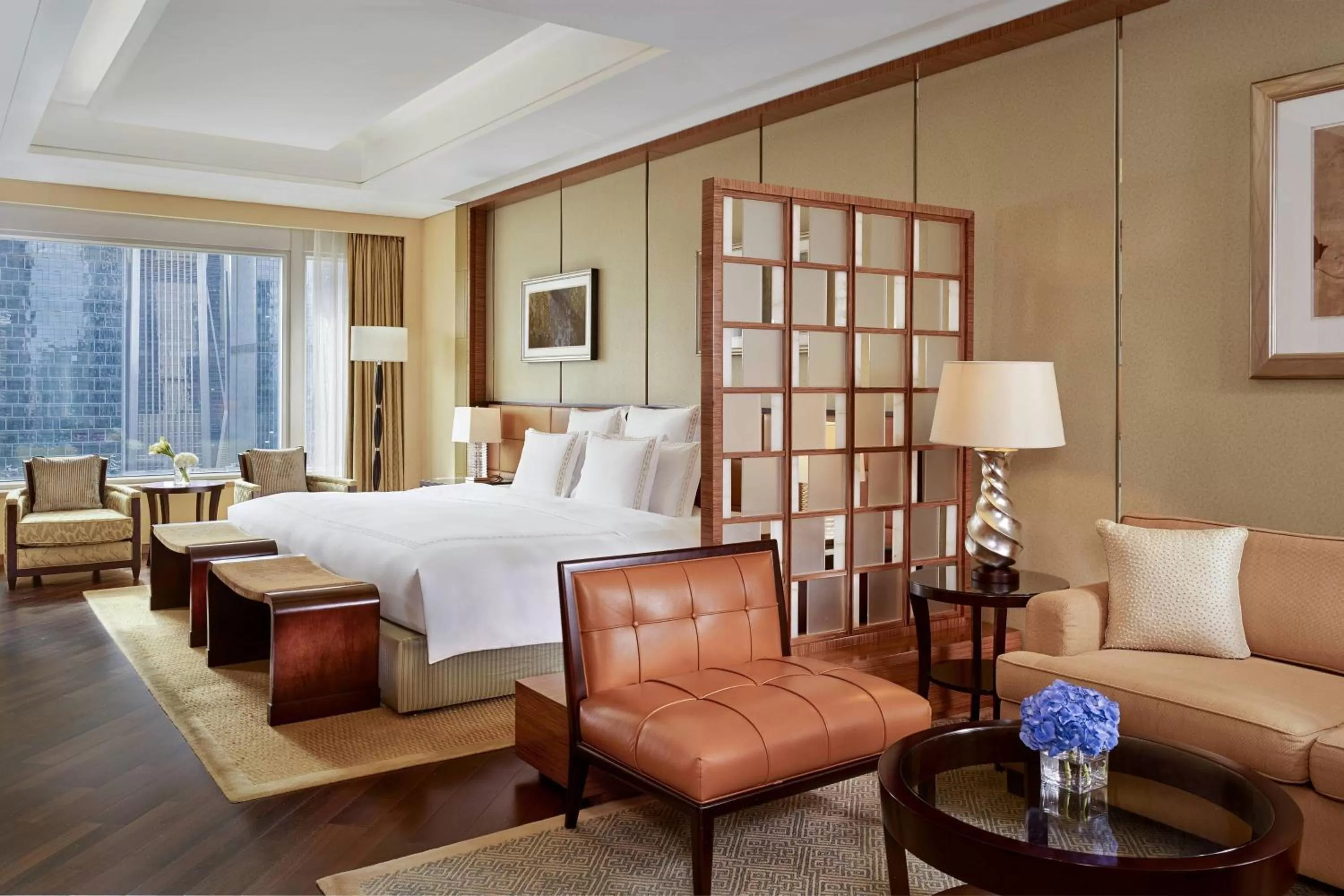 Photo of the whole room, Bed in The Ritz-Carlton, Shenzhen