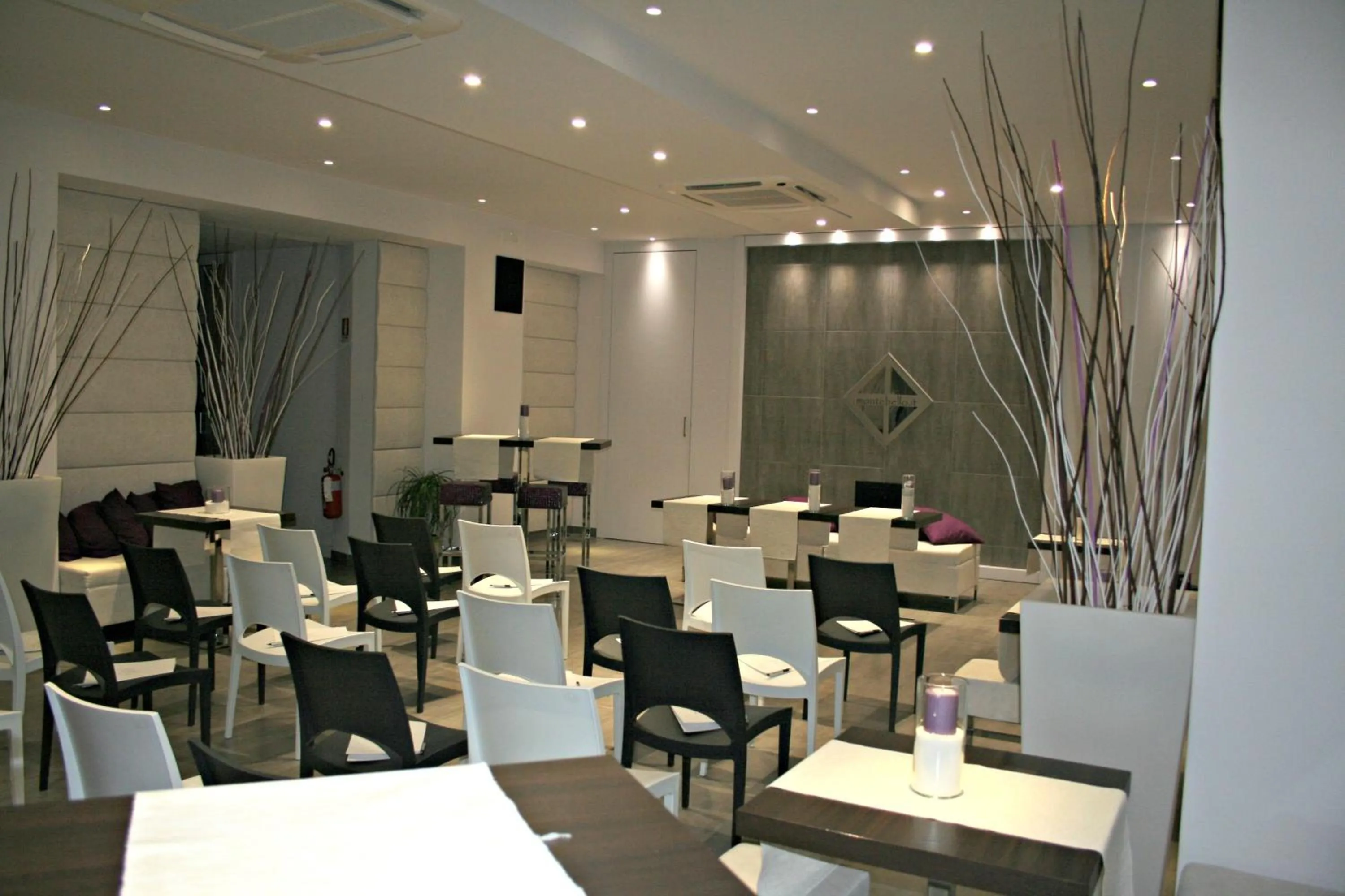 Business facilities in Hotel Montebello