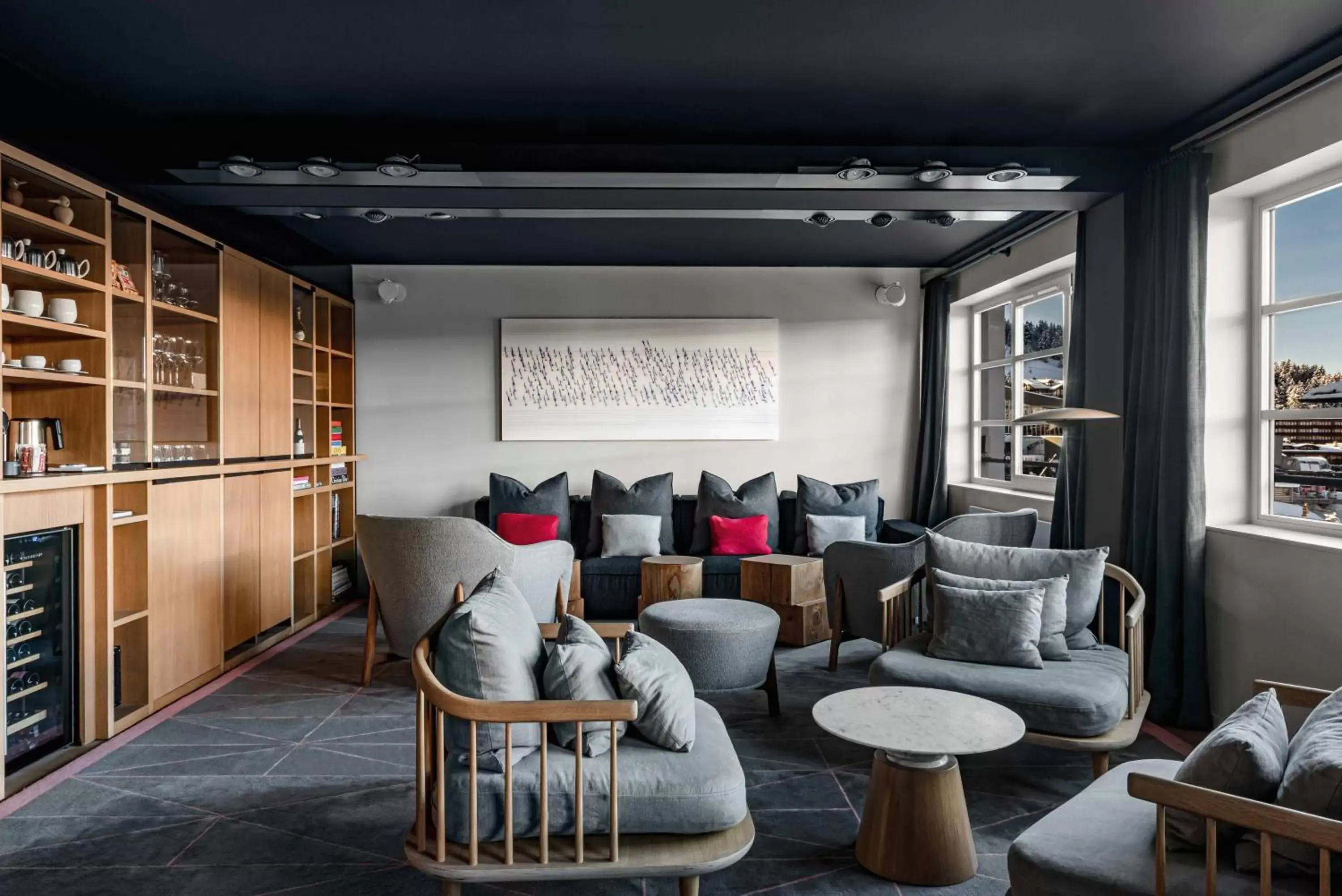 Lounge or bar in White 1921 Courchevel