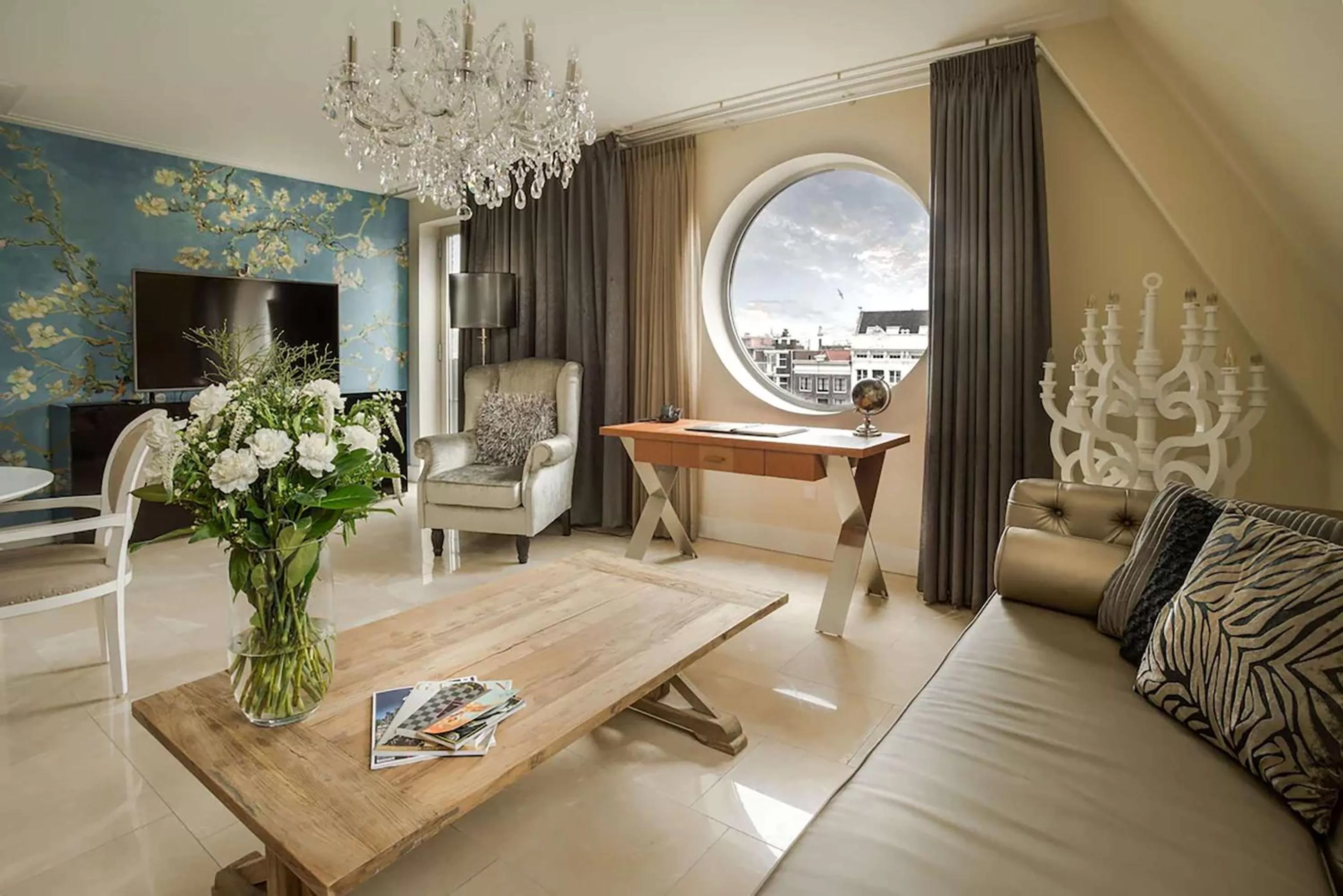 Photo of the whole room, Seating Area in Luxury Suites Amsterdam