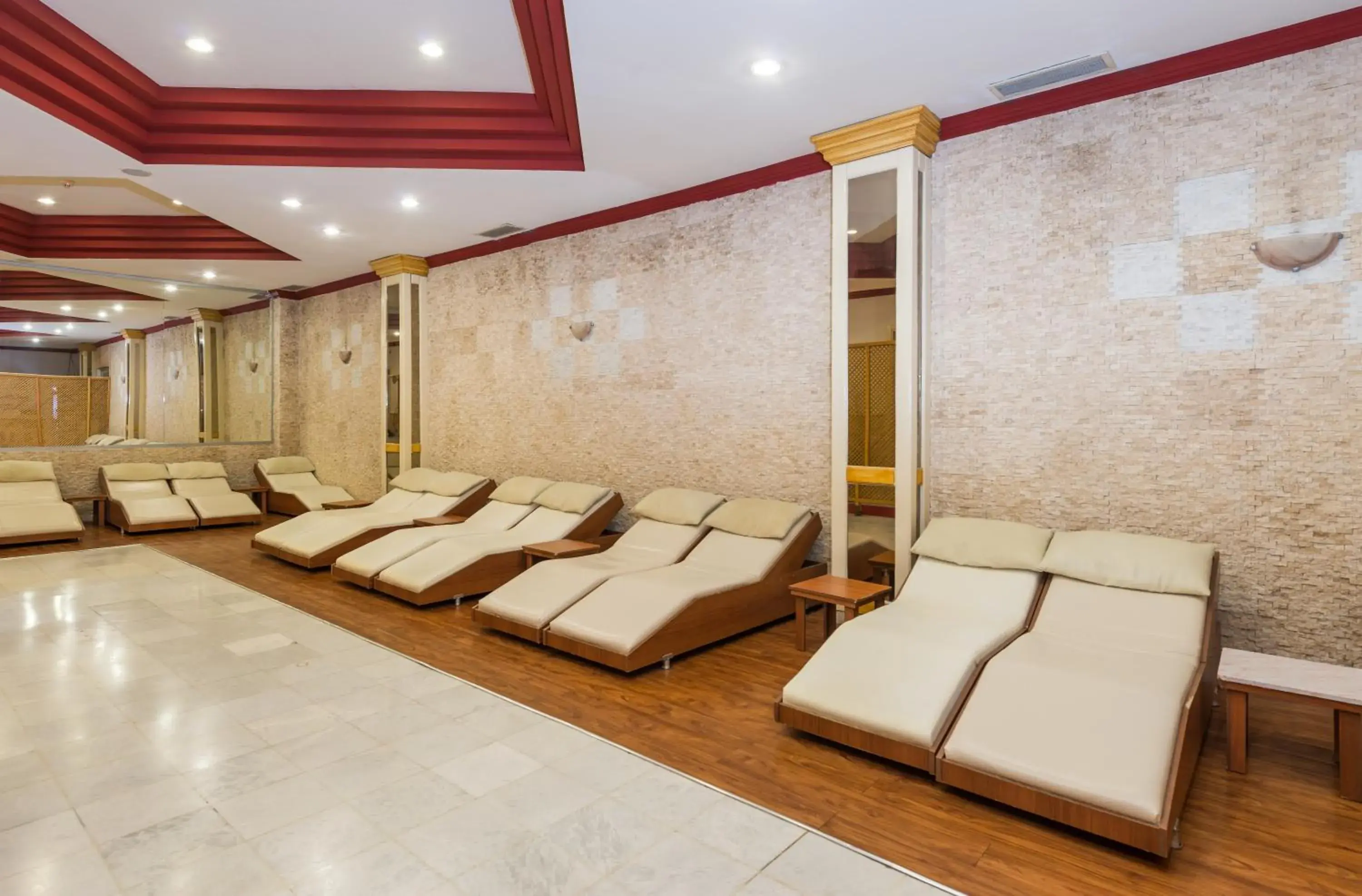 Spa and wellness centre/facilities in Adonis Hotel