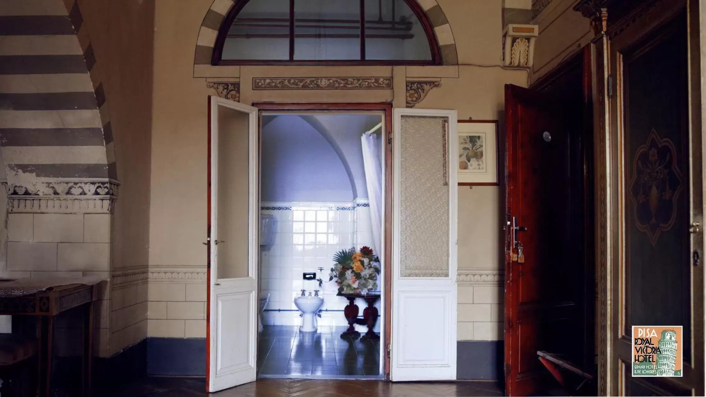 Bathroom in Royal Victoria Hotel