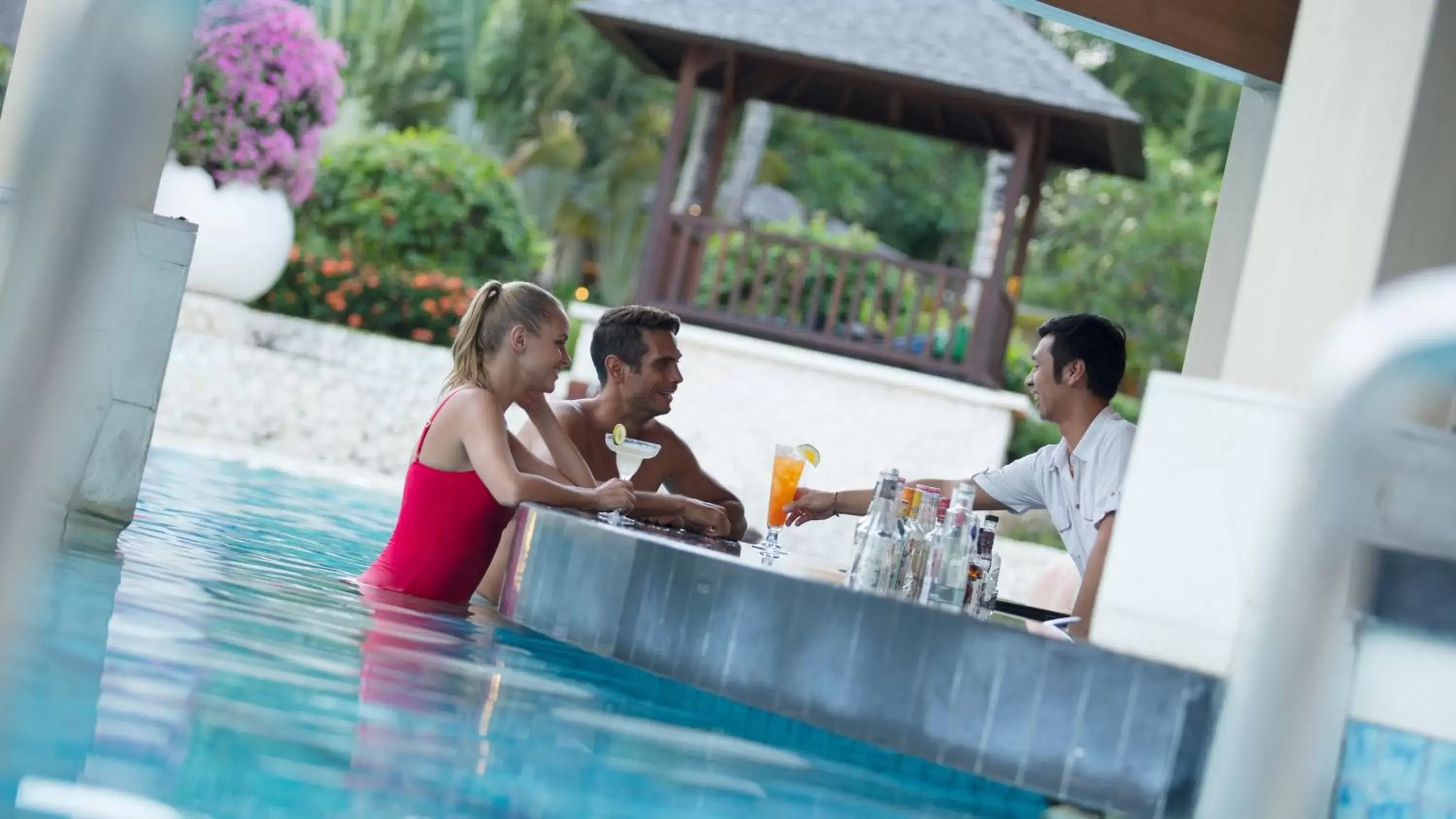 Lounge or bar in Holiday Inn Resort Baruna Bali, an IHG Hotel - CHSE Certified