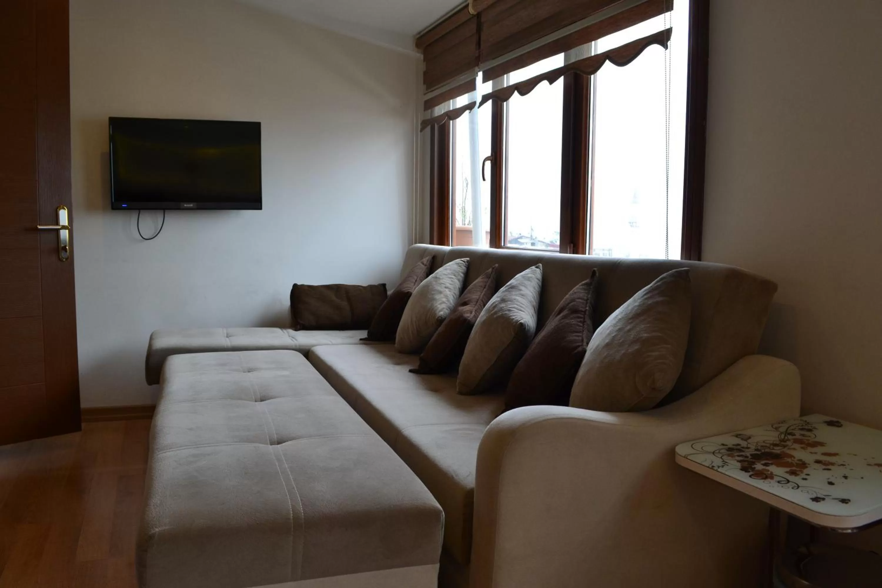 Seating area in Seven Days Hotel - İstanbul