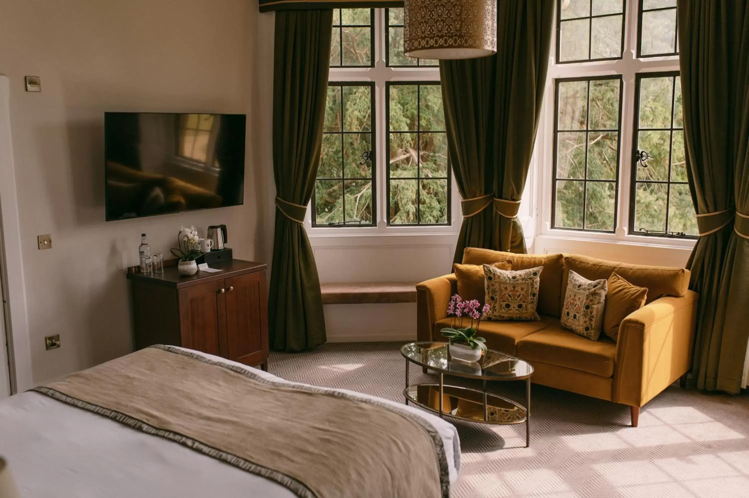 Bedroom, Seating Area in The Elvetham Hotel