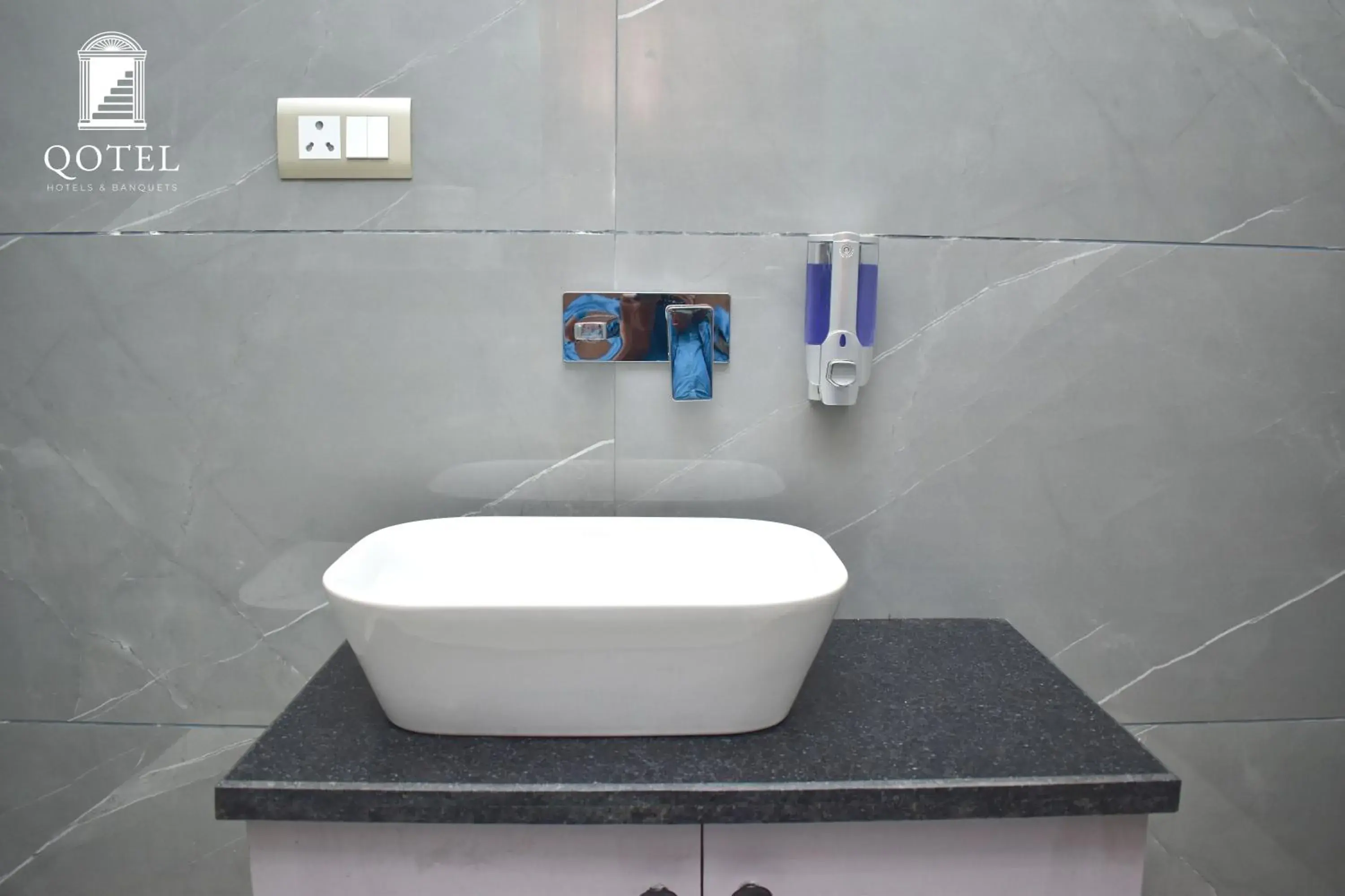 Bathroom in Hotel Ashok Vihar