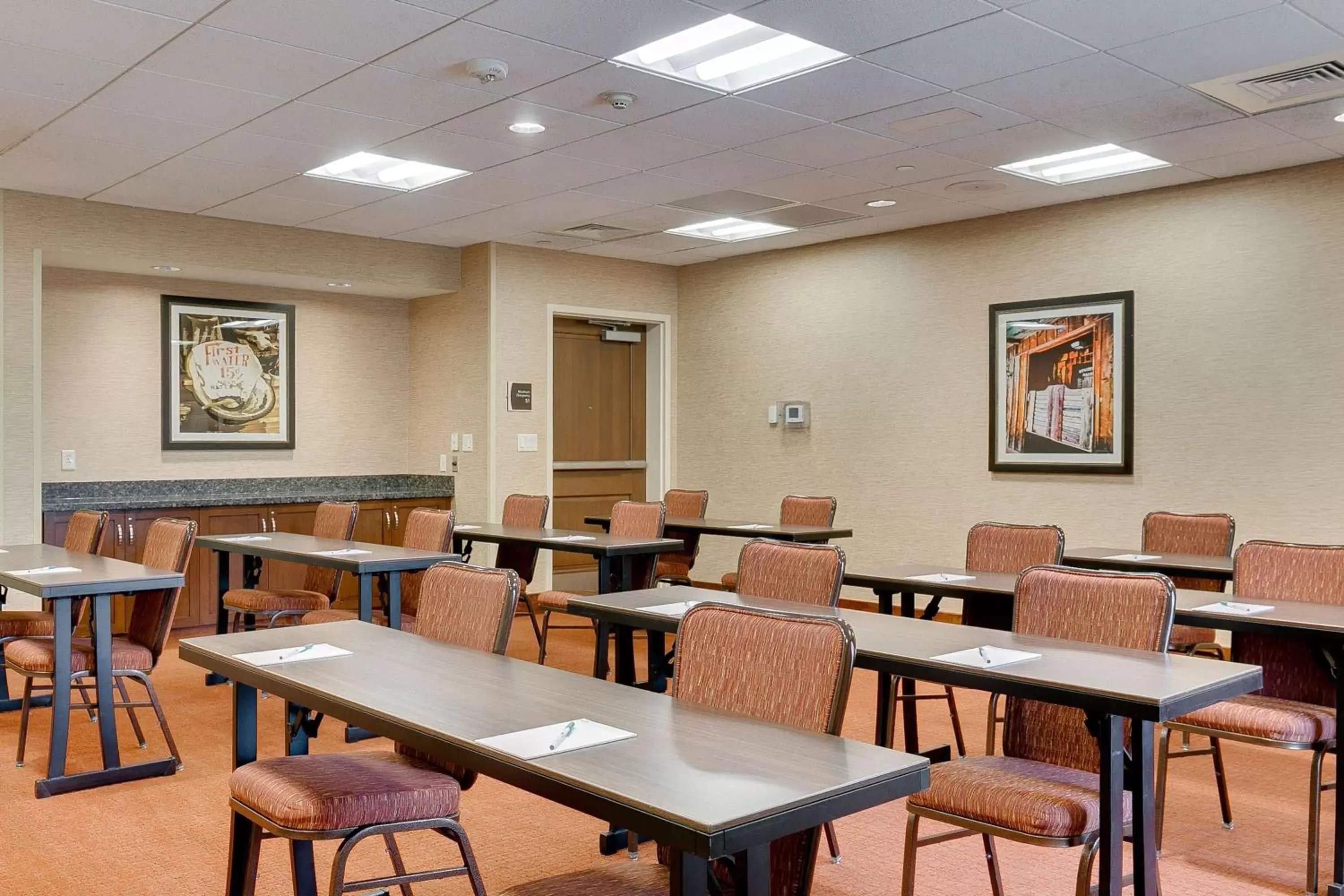 Meeting/conference room, Restaurant/Places to Eat in Homewood Suites by Hilton Fort Worth Medical Center