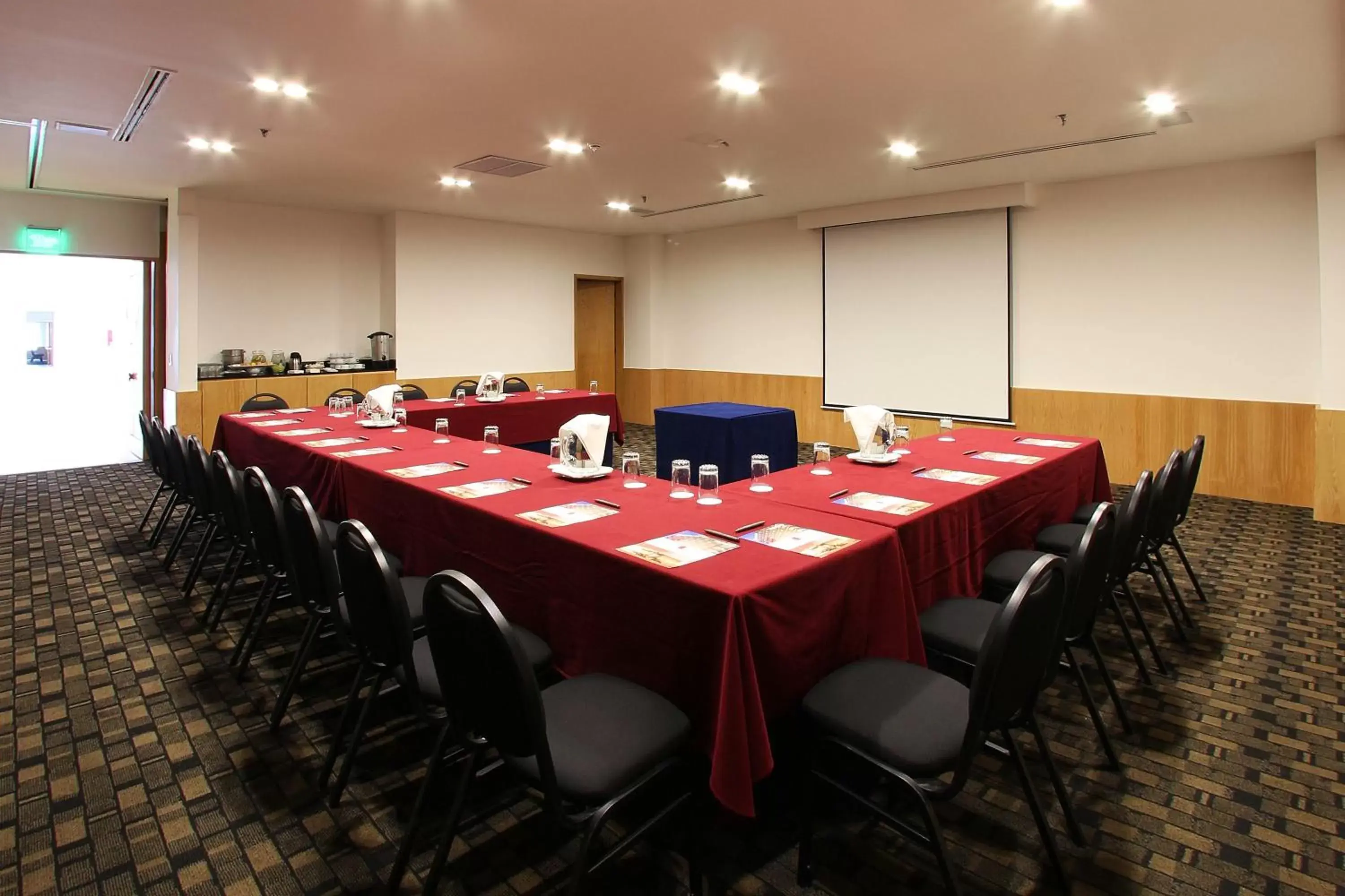 Meeting/conference room in Fiesta Inn Tlalnepantla