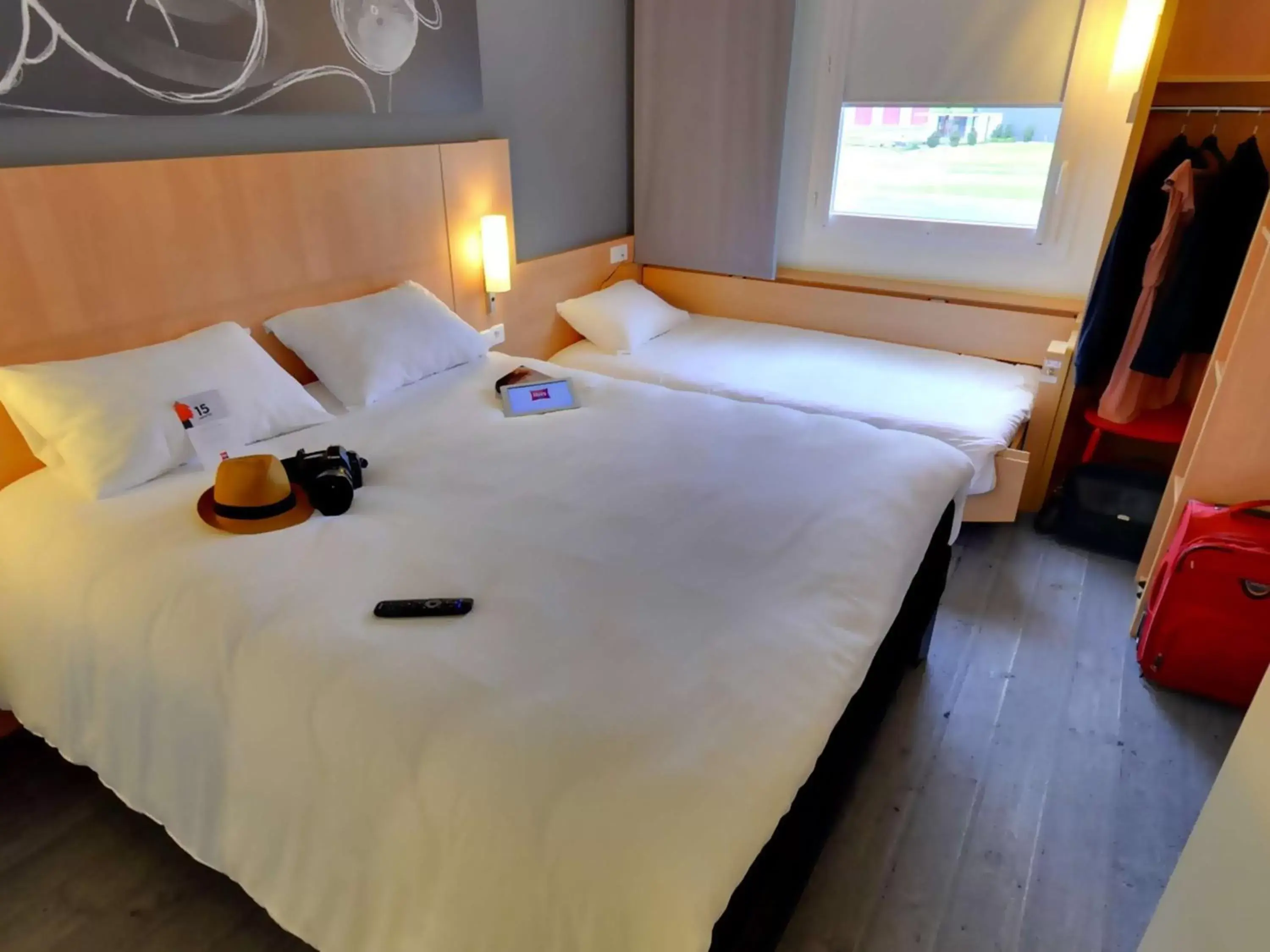 Photo of the whole room, Bed in ibis Les Herbiers