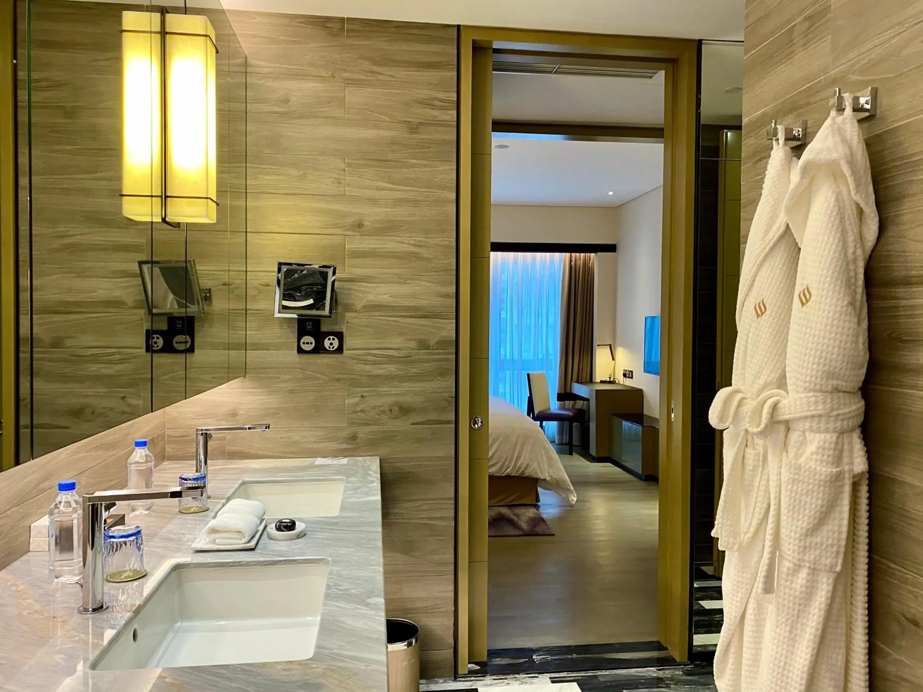 Bathroom in Jumeirah Living Guangzhou - Complimentary Shuttle Bus to Canton Fair Complex during Canton Fair period