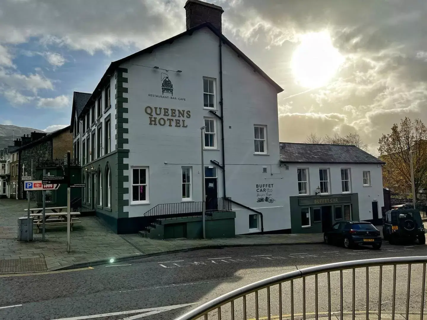 Property Building in Queens Hotel