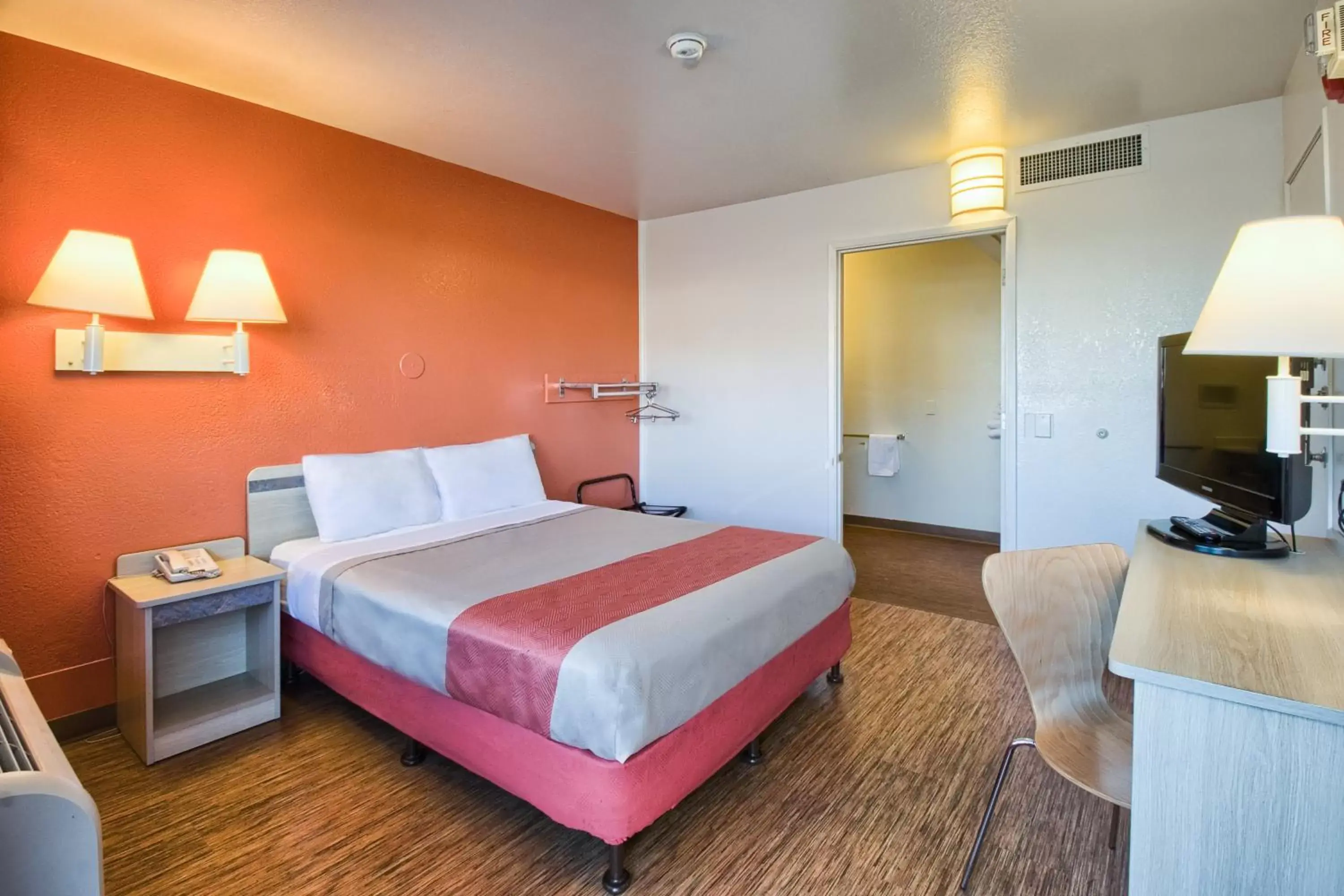 Bedroom, Bed in Motel 6-Pendleton, OR