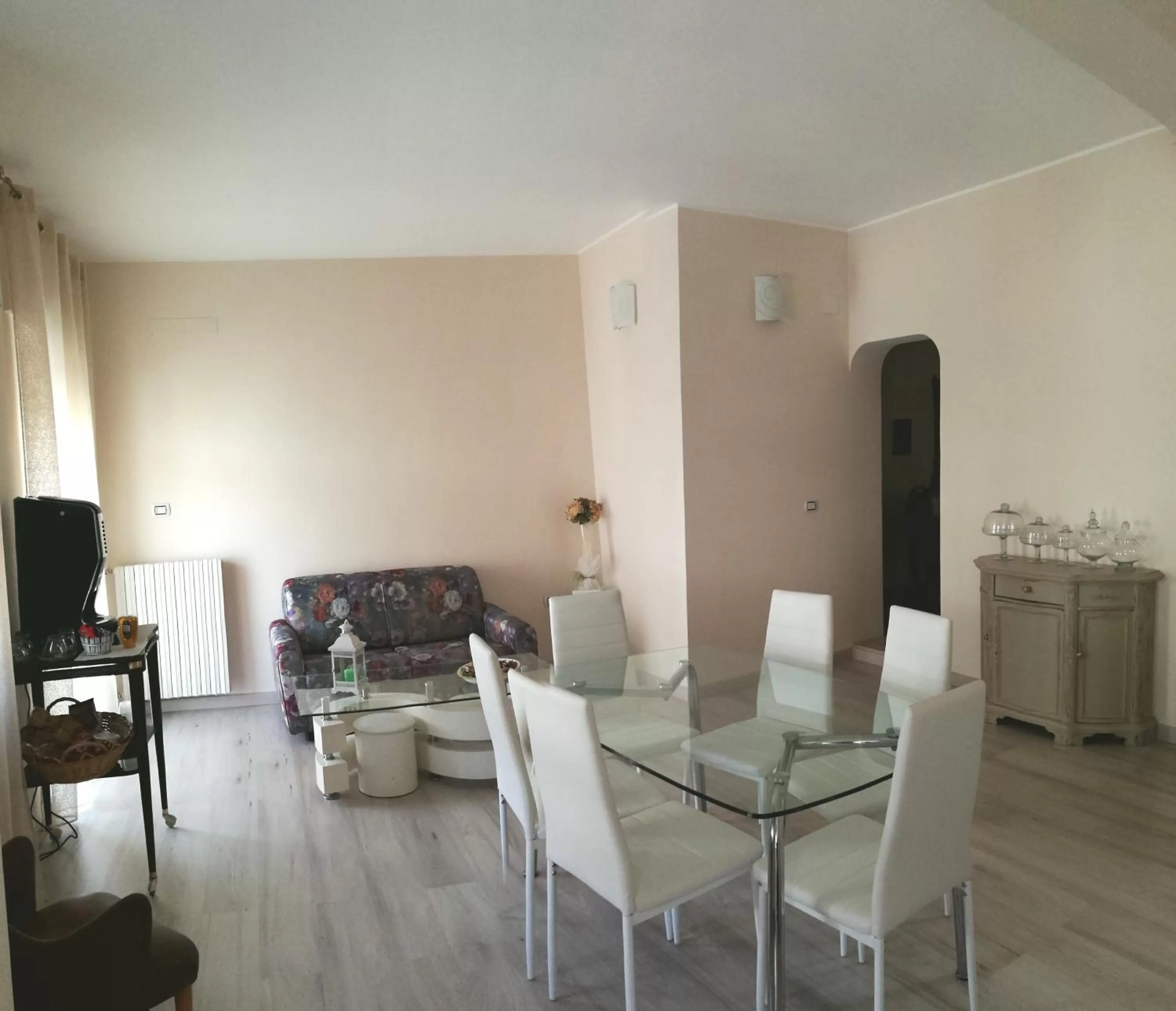 Dining Area in Donna Melina