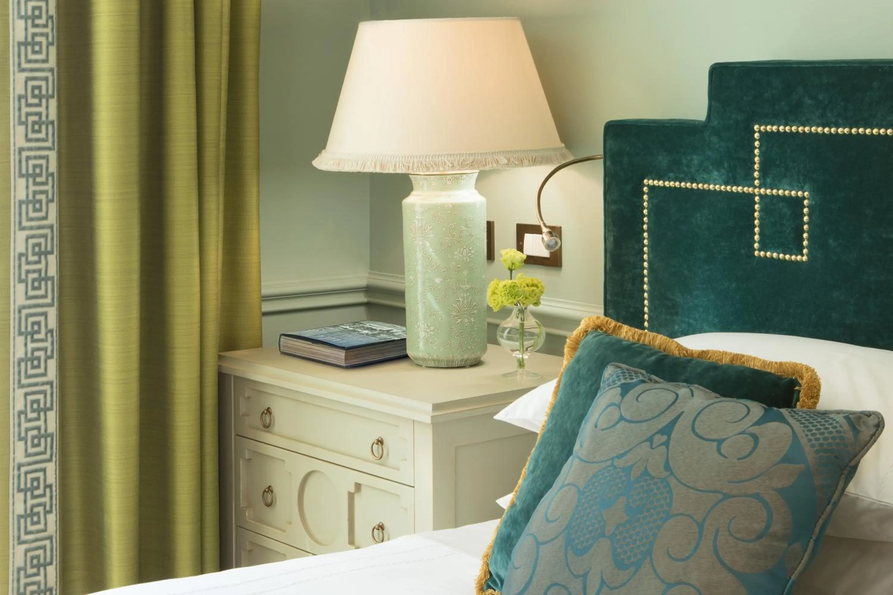 Bedroom, Bed in Rocco Forte Hotel De La Ville