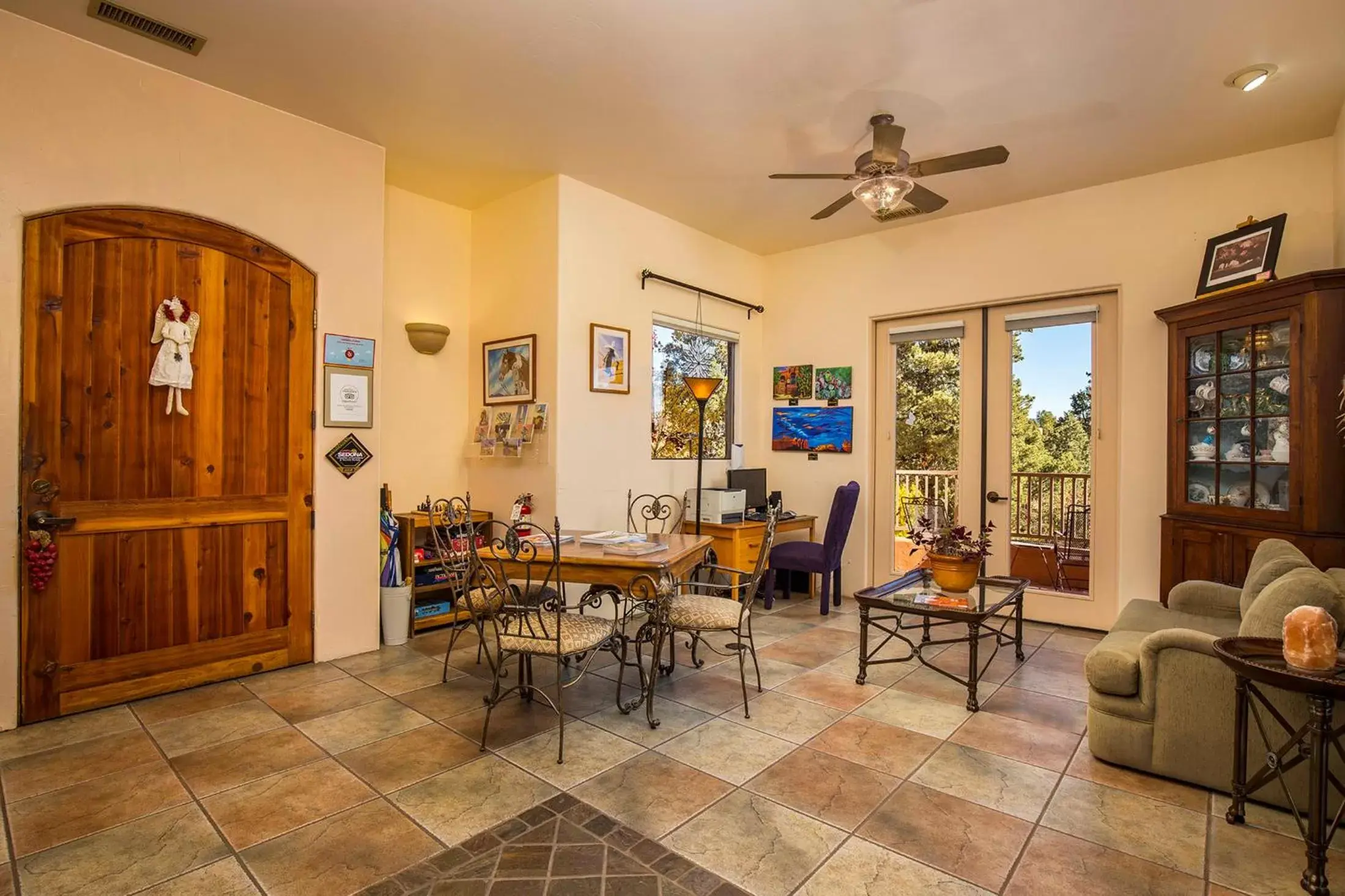 Lobby or reception in Alma De Sedona Inn B&B