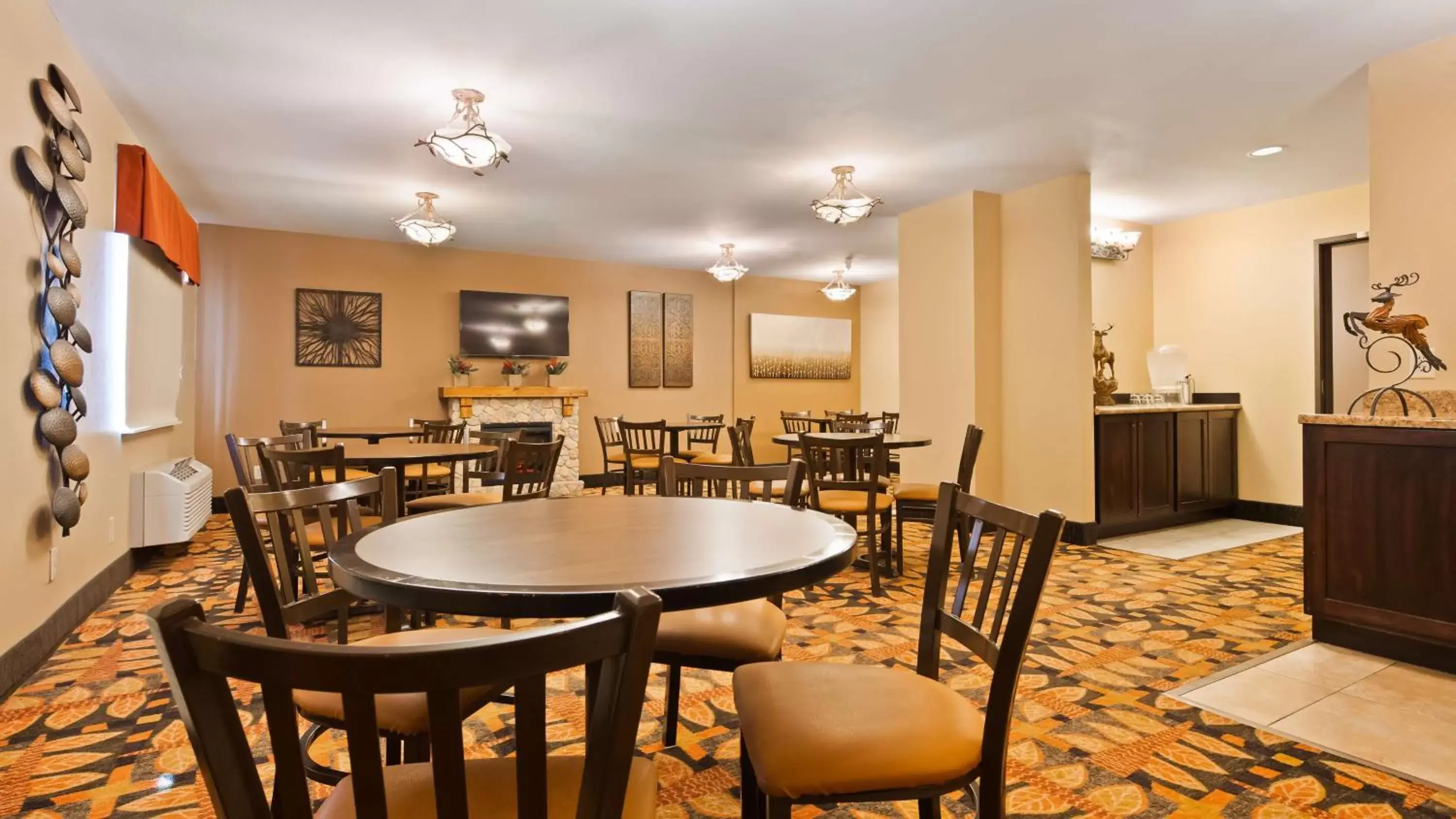 Restaurant/Places to Eat in Best Western Plus Deer Park Hotel and Suites