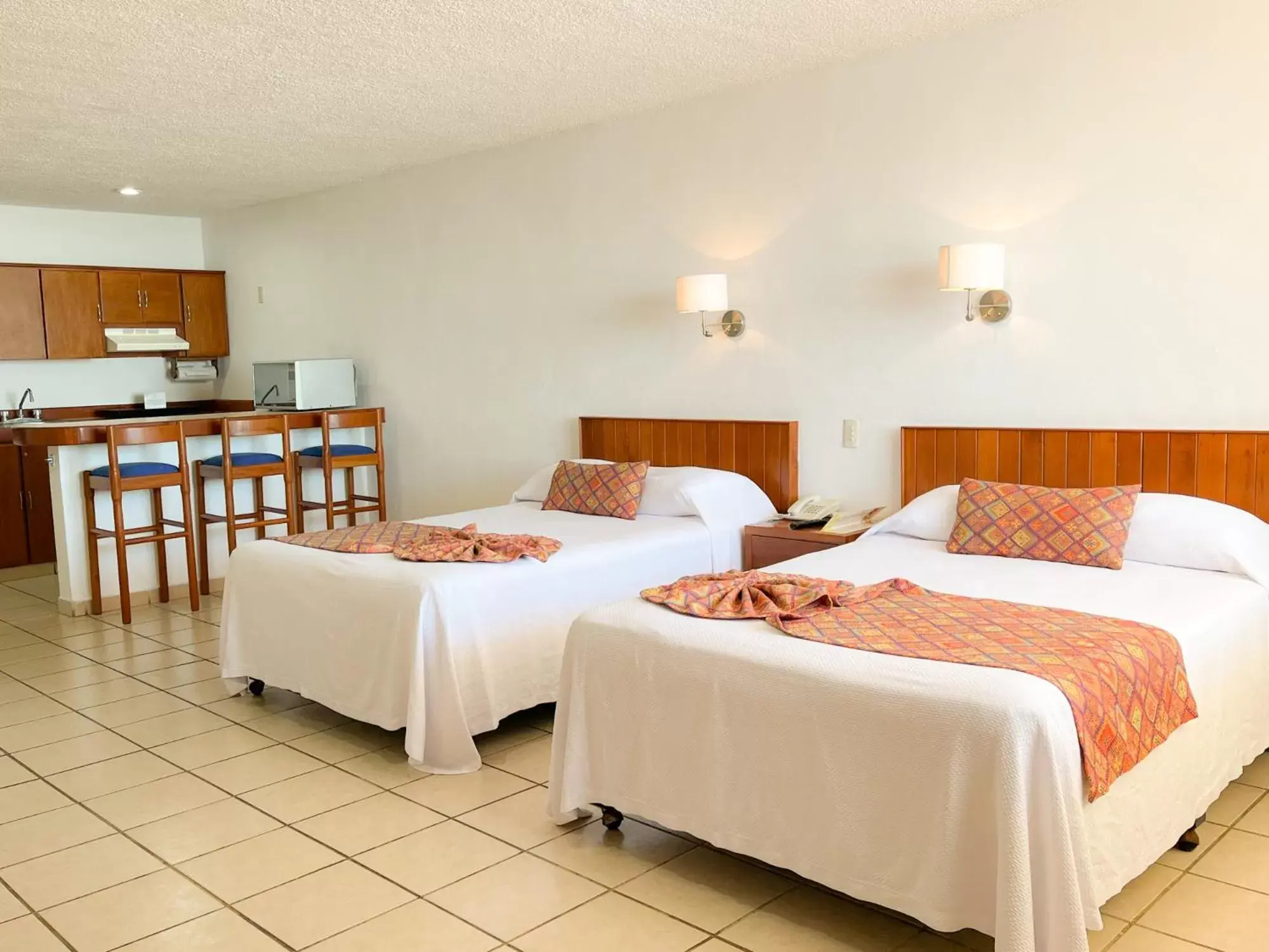 Photo of the whole room, Bed in Costa de Oro Beach Hotel