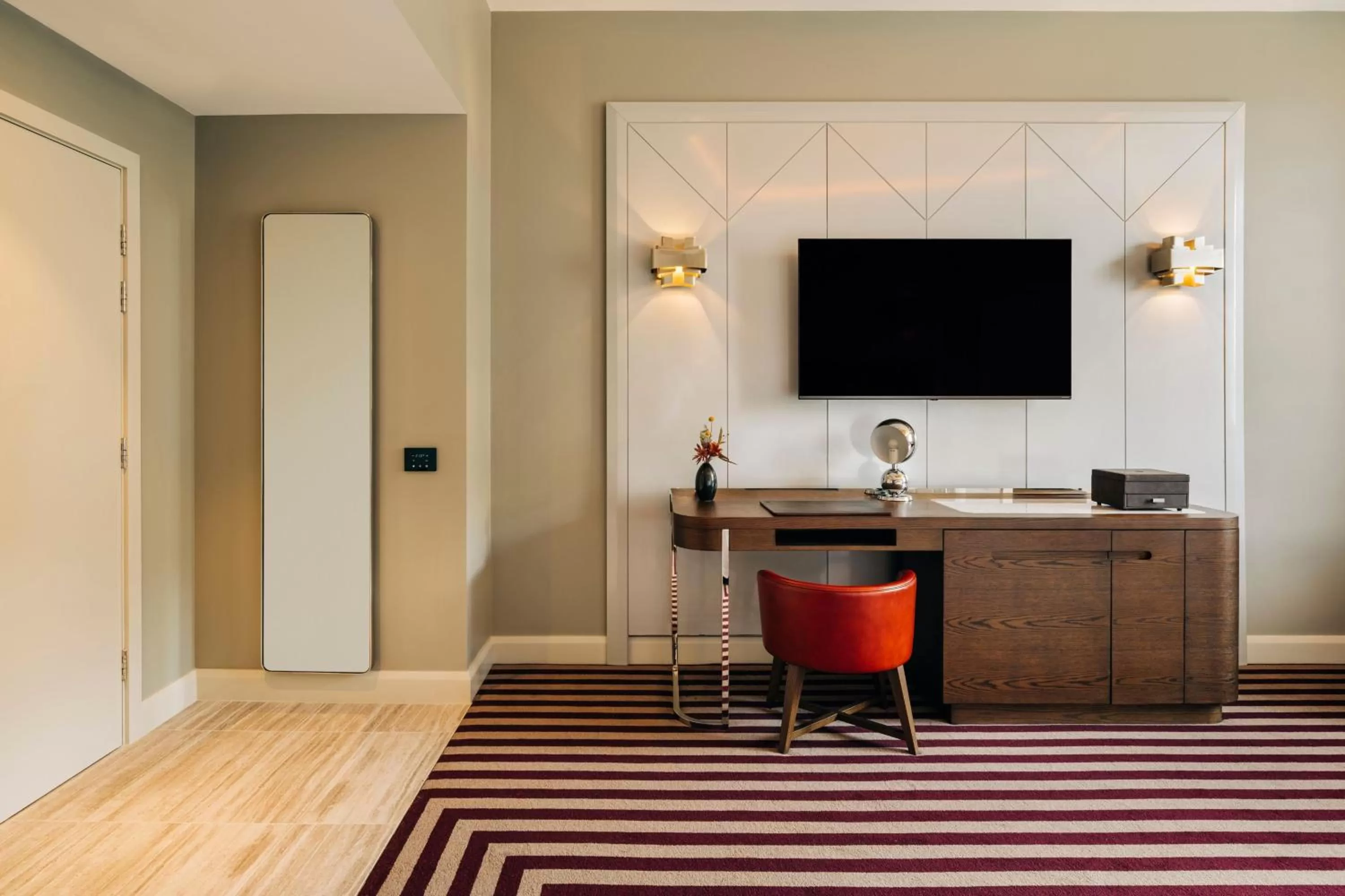 Photo of the whole room in The Tasman, a Luxury Collection Hotel, Hobart