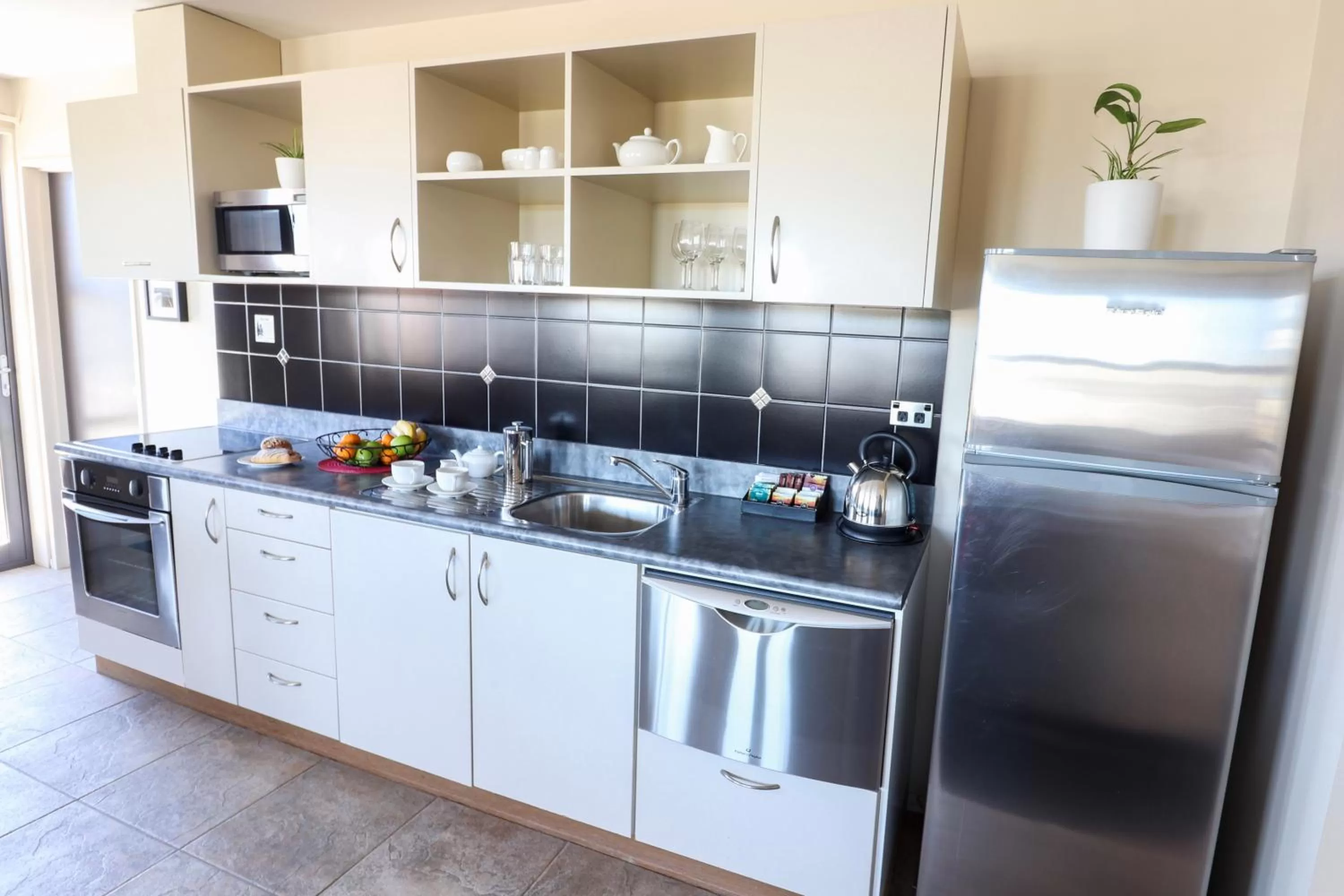 Kitchen or kitchenette in Coleraine Suites & Apartments