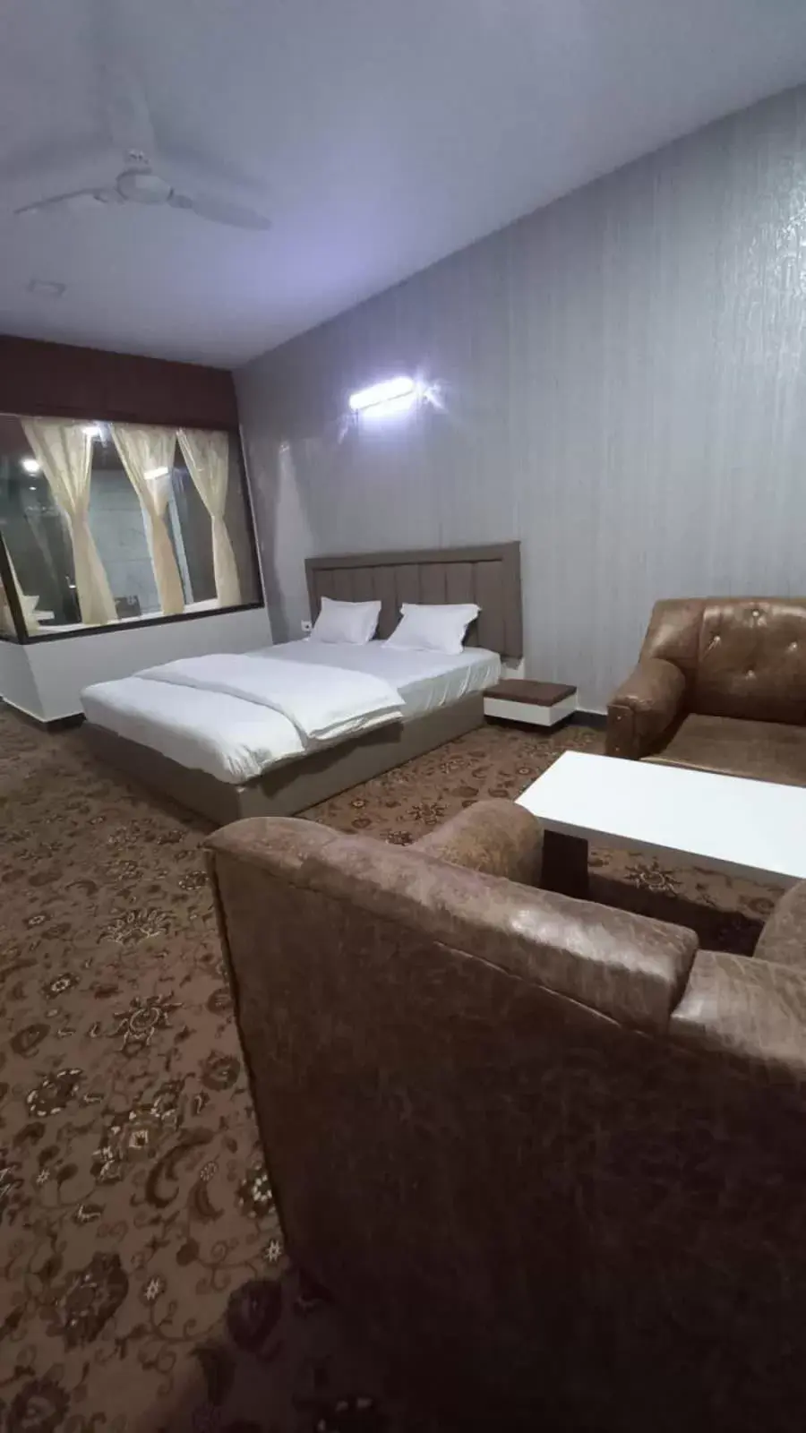 Bedroom, Bed in Hotel Jurkis, Kolhapur Bedroom, Bed in Hotel Jurkis, Kolhapur