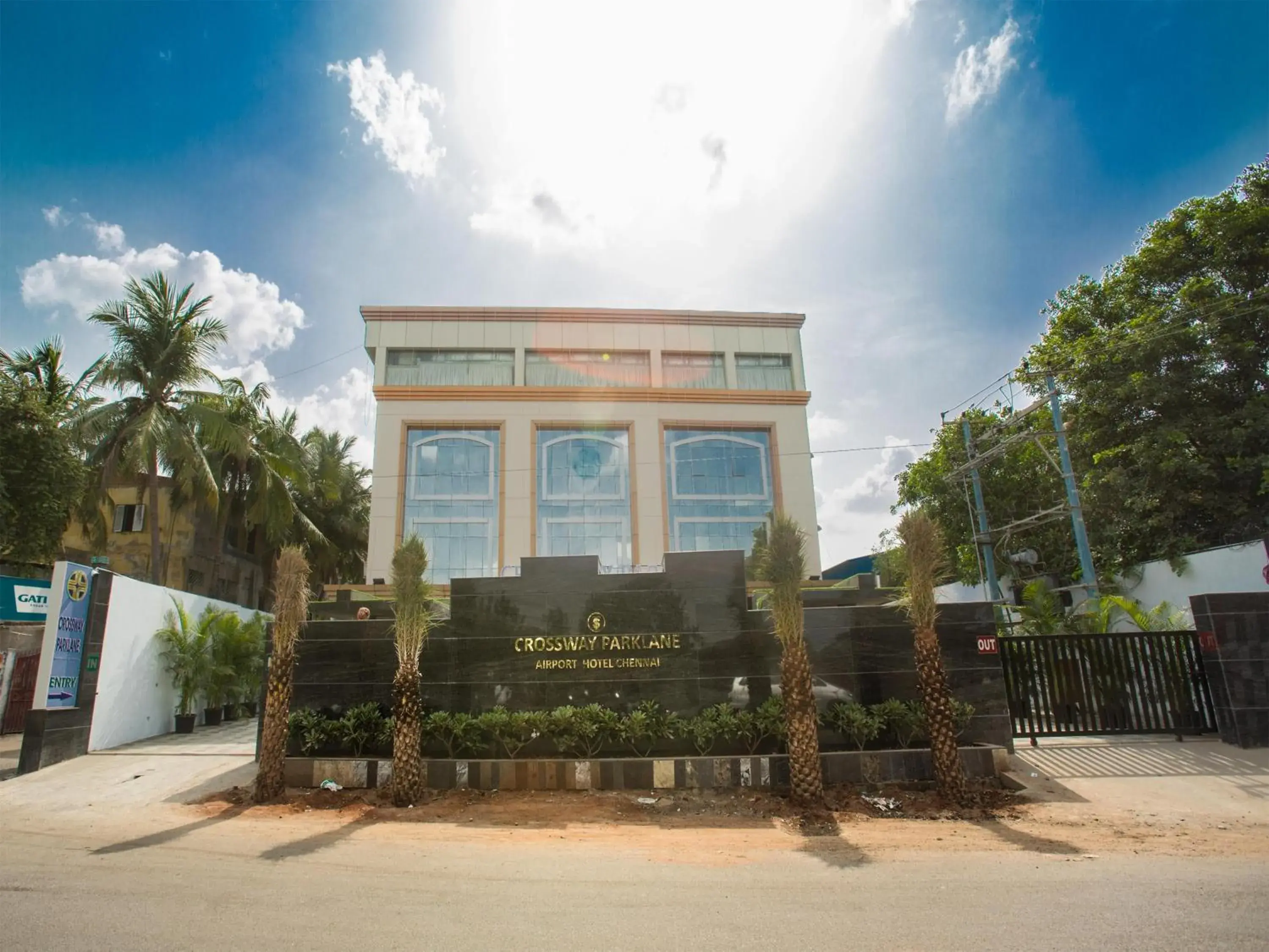 Facade/entrance, Property Building in Crossway Parklane Airport Hotel Chennai