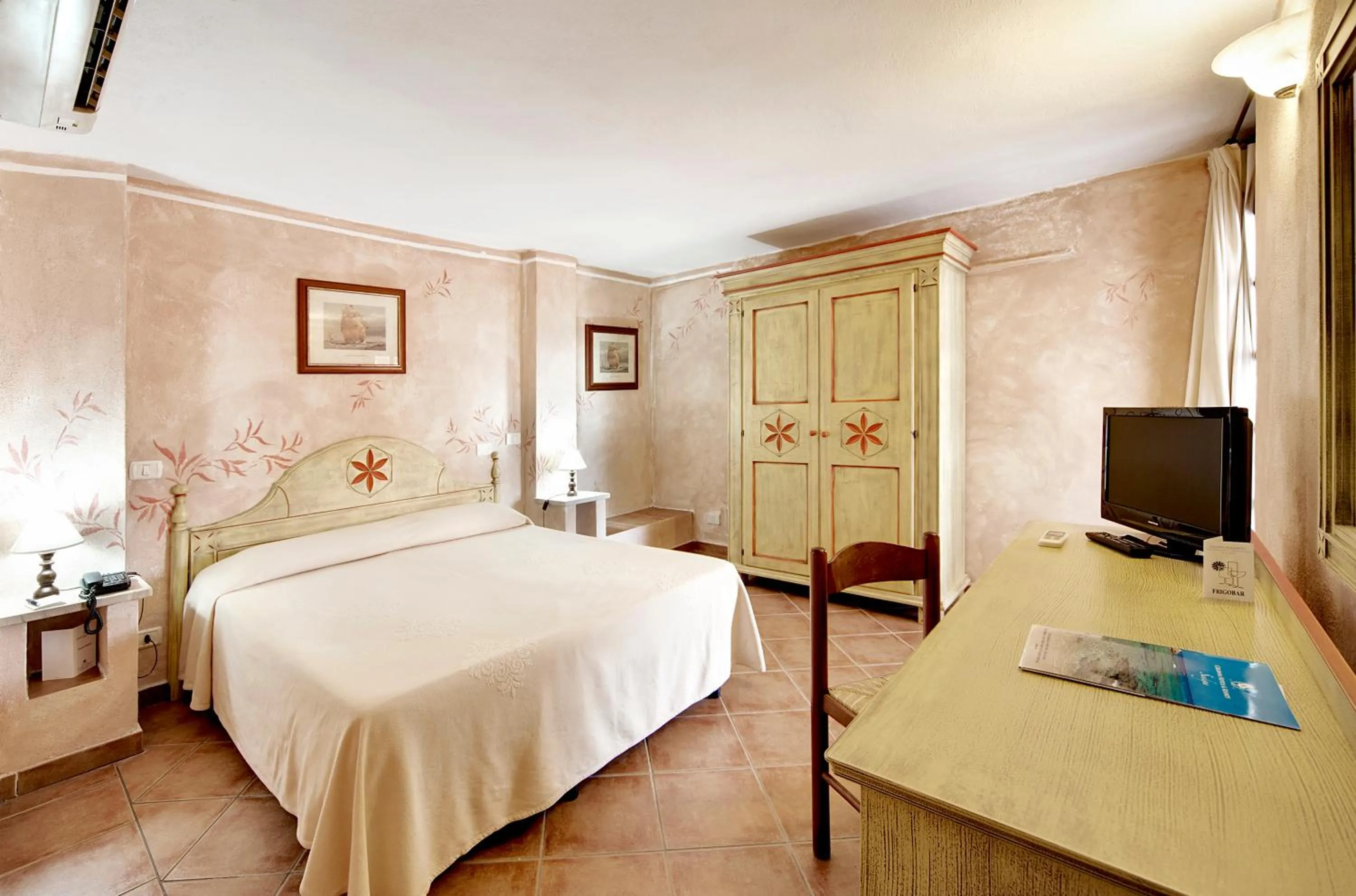 Bedroom, Bed in Colonna Beach Hotel Marinella