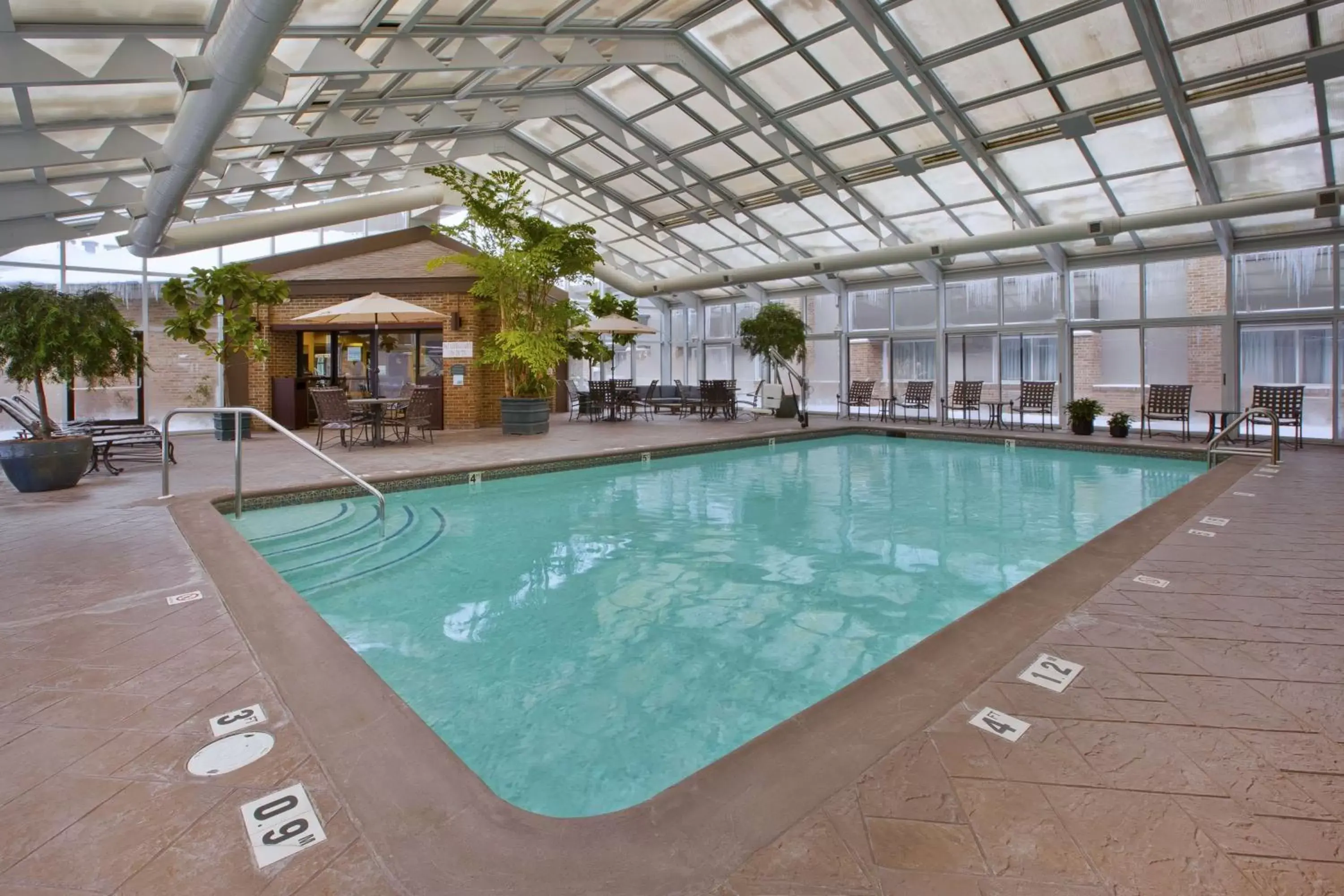 On site, Swimming Pool in Best Western Okemos/East Lansing Hotel & Suites