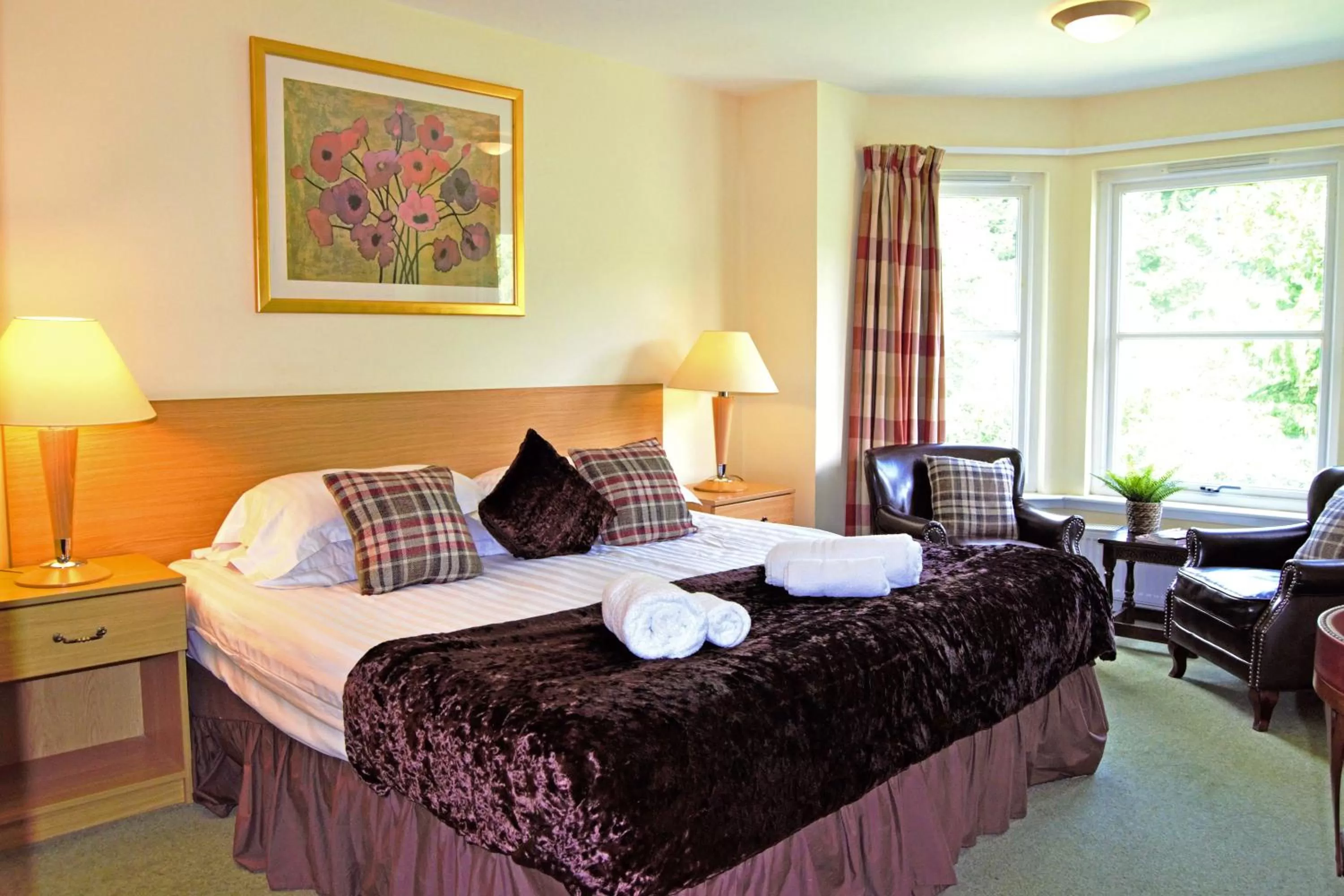 Seating area, Bed in Bridge of Cally Hotel