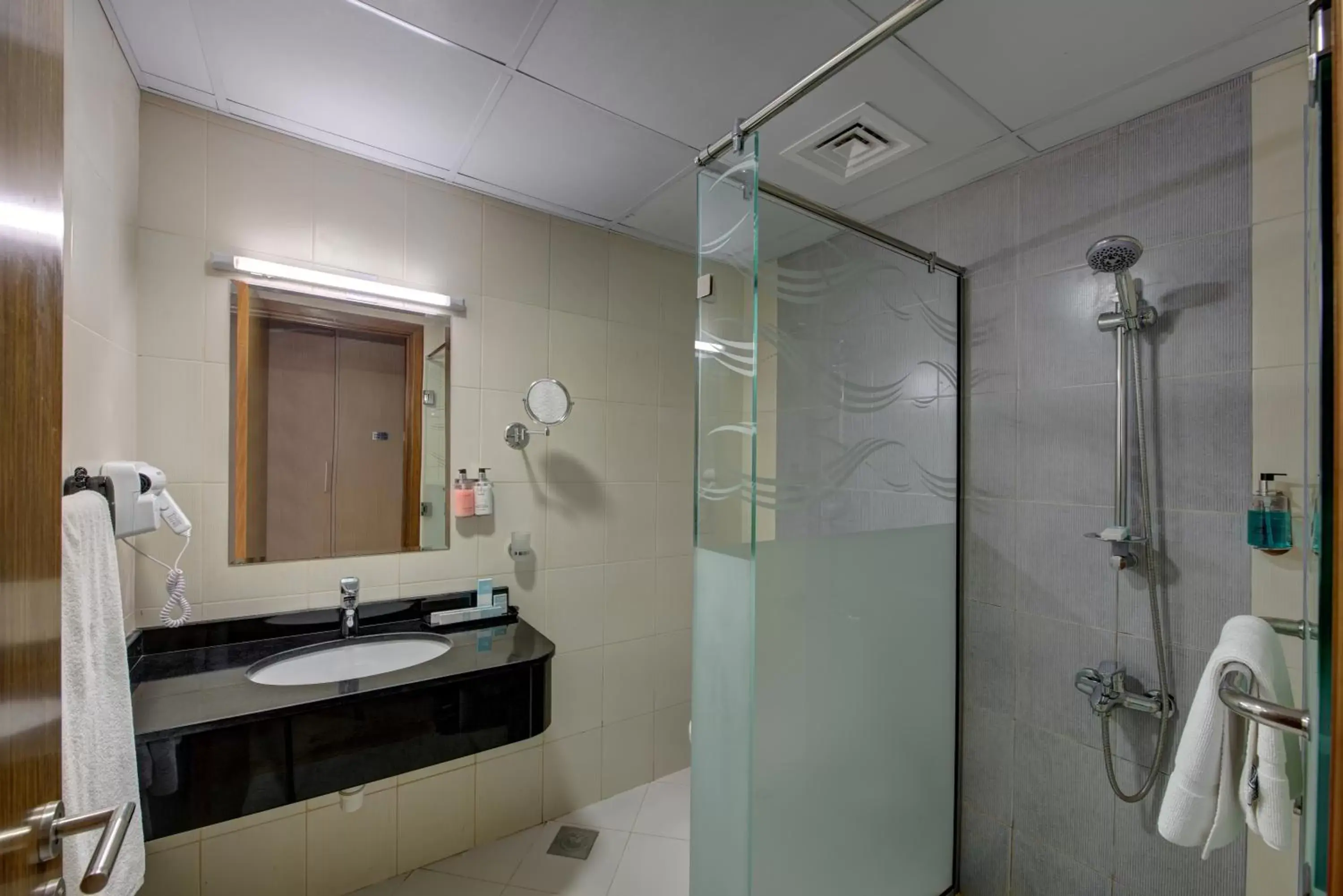 Shower, Bathroom in City Stay Beach Hotel Apartments - Marjan Island