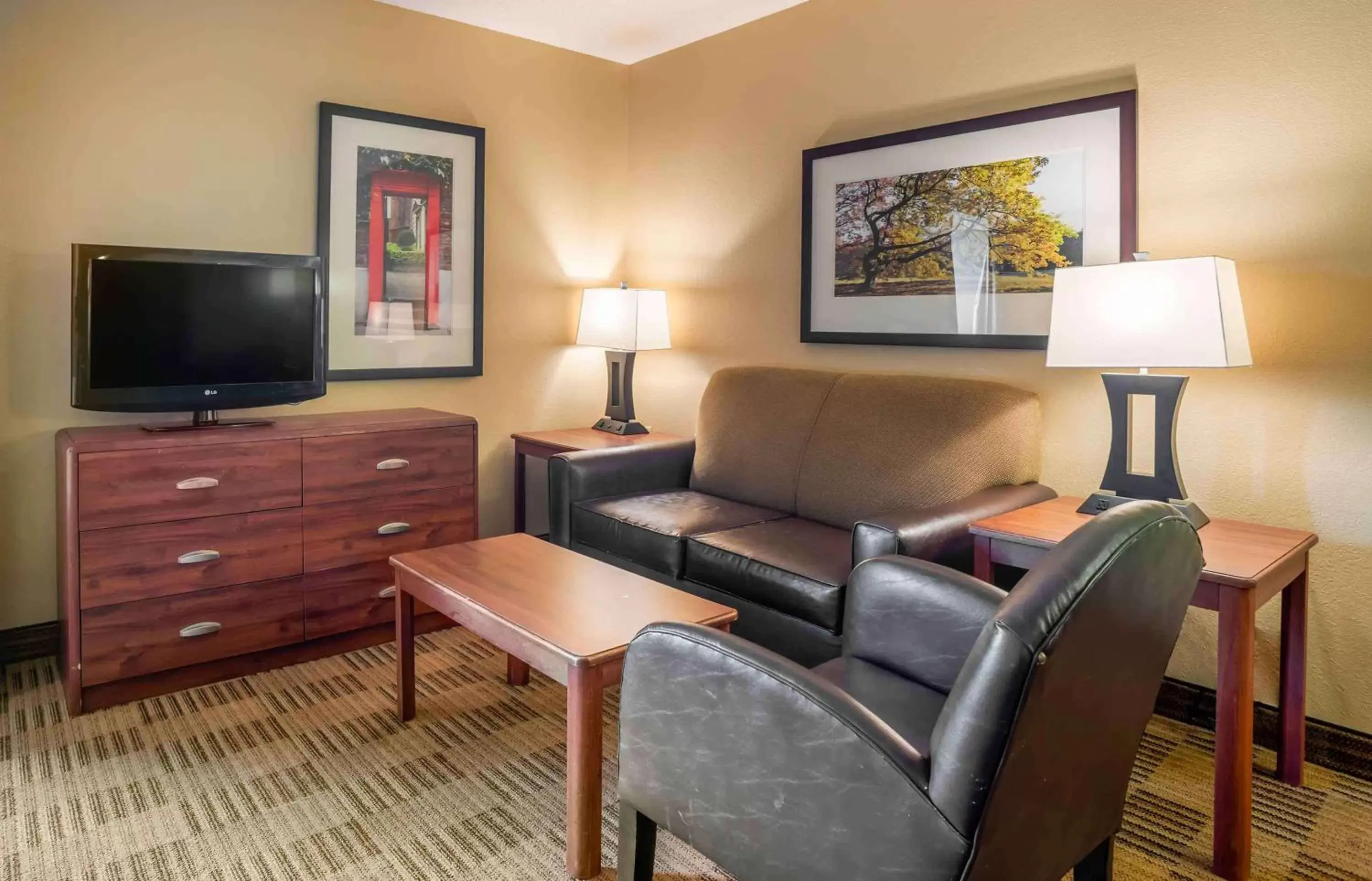 Bedroom, Seating Area in Extended Stay America Select Suites - Columbia - Gateway Drive