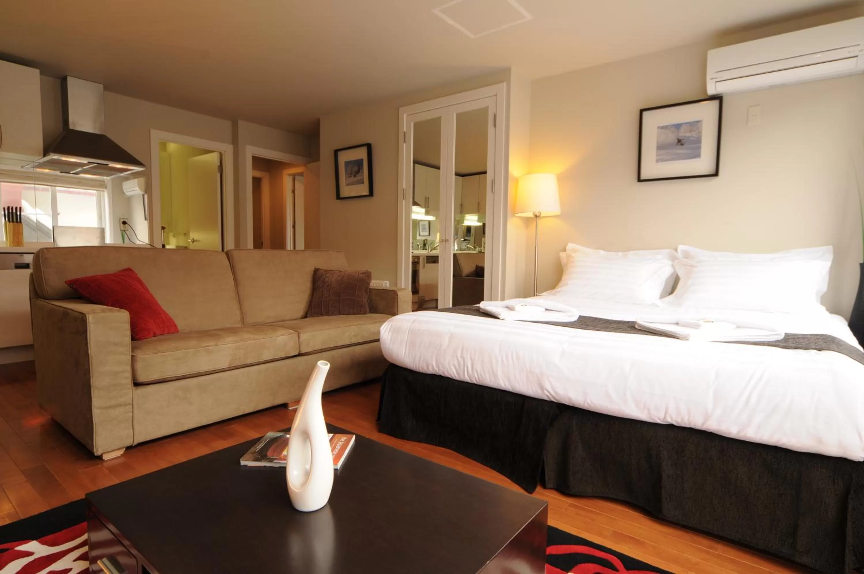 Bedroom, Bed in Fresh Powder Accommodation