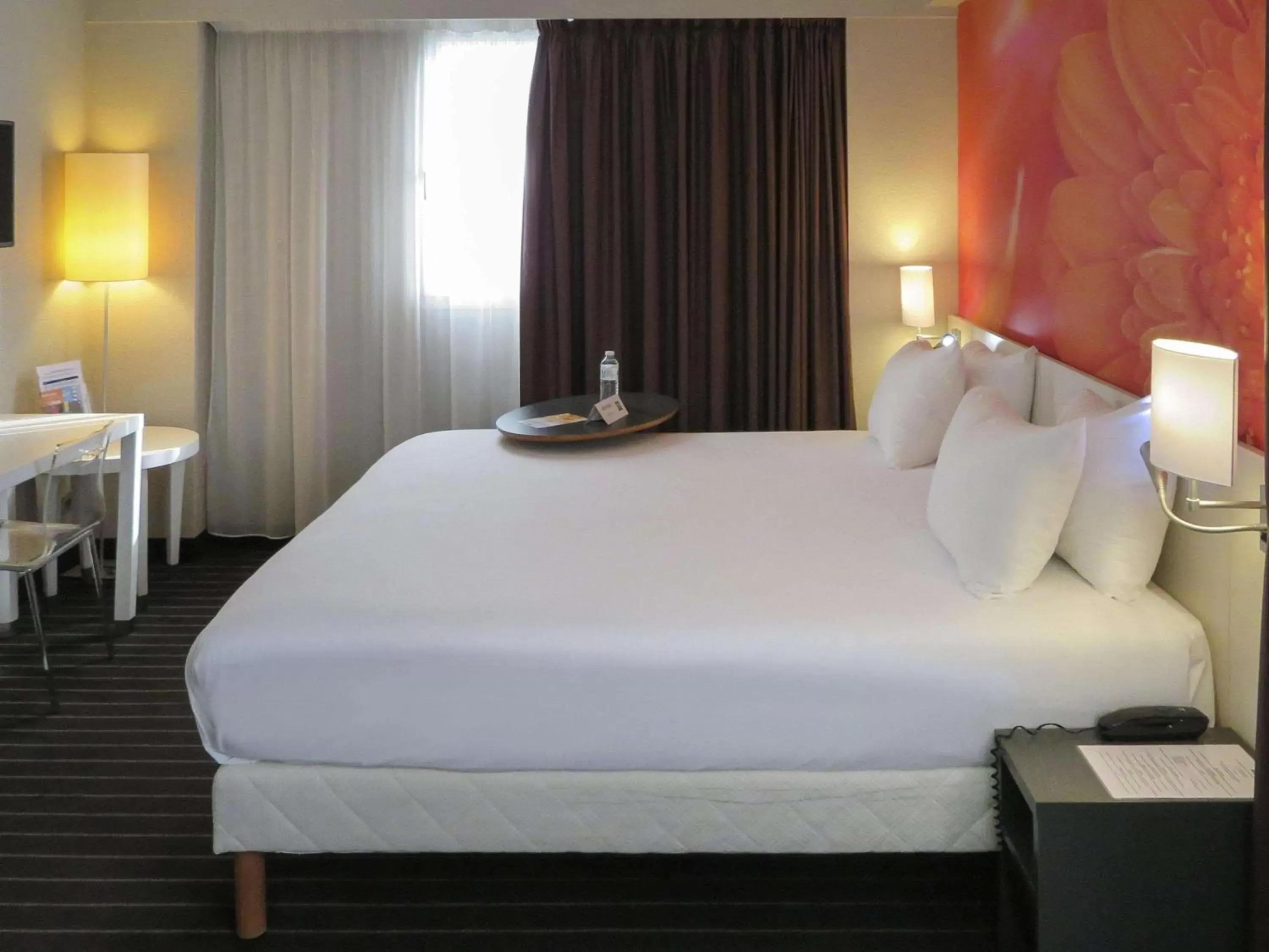 Photo of the whole room, Bed in ibis Styles Bordeaux Centre Mériadeck