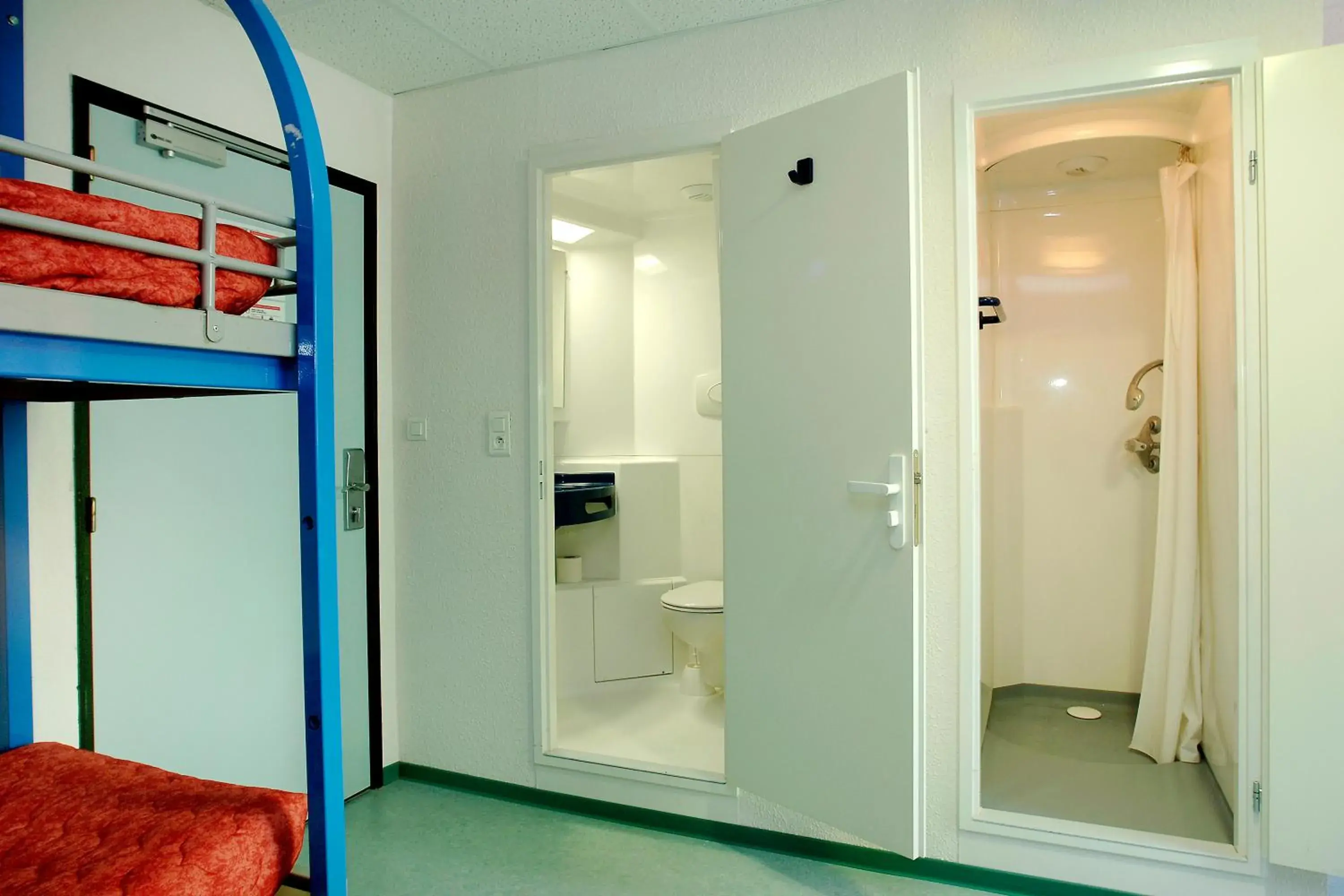 Shower, Bathroom in Ethic Etapes Dijon