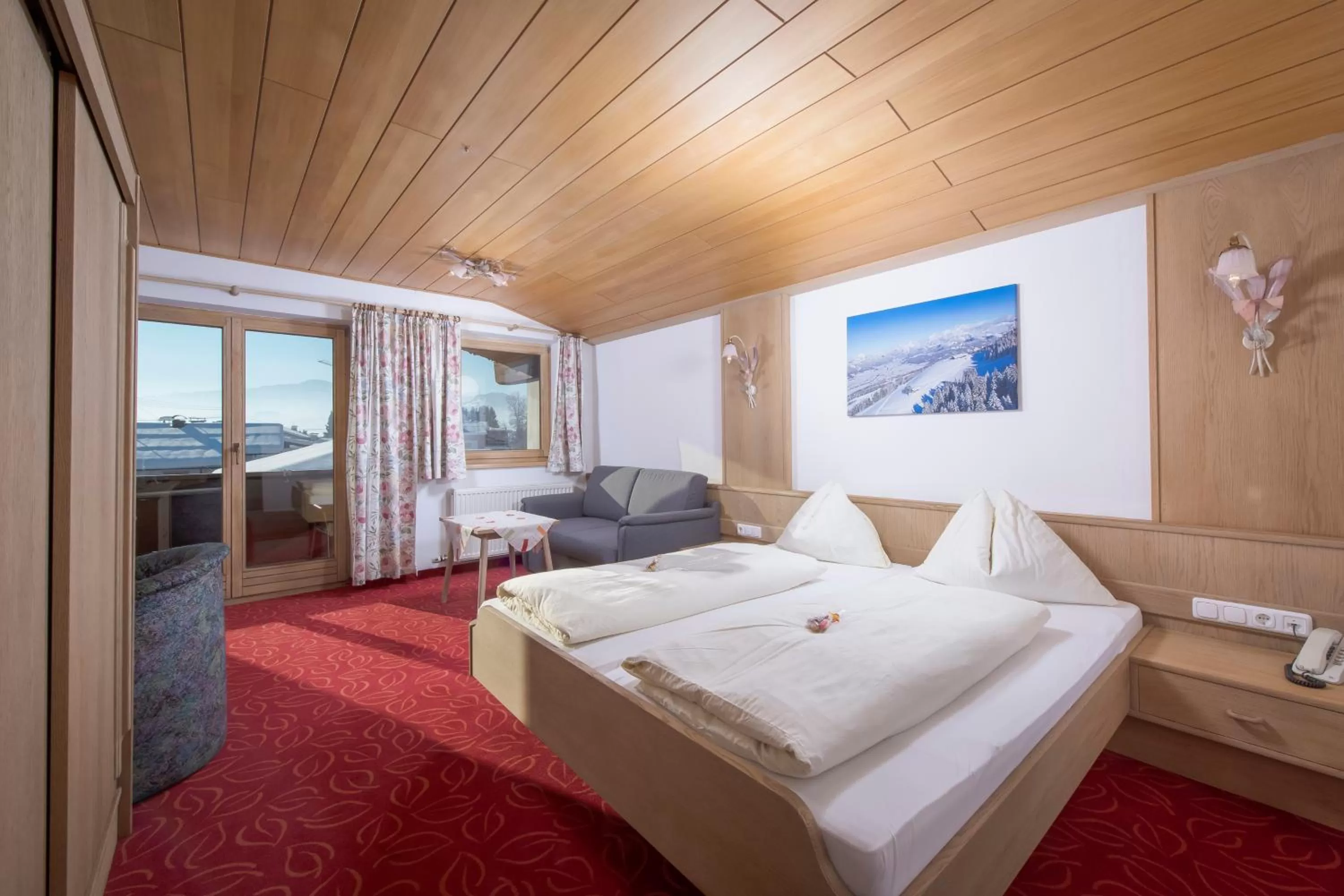 Photo of the whole room, Bed in Familienhotel Central