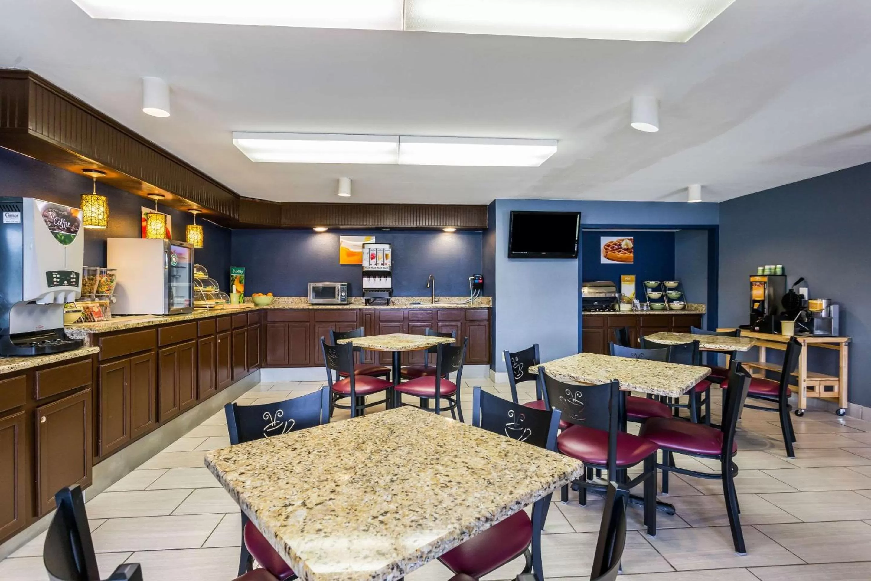 Restaurant/places to eat in Quality Inn Indianola